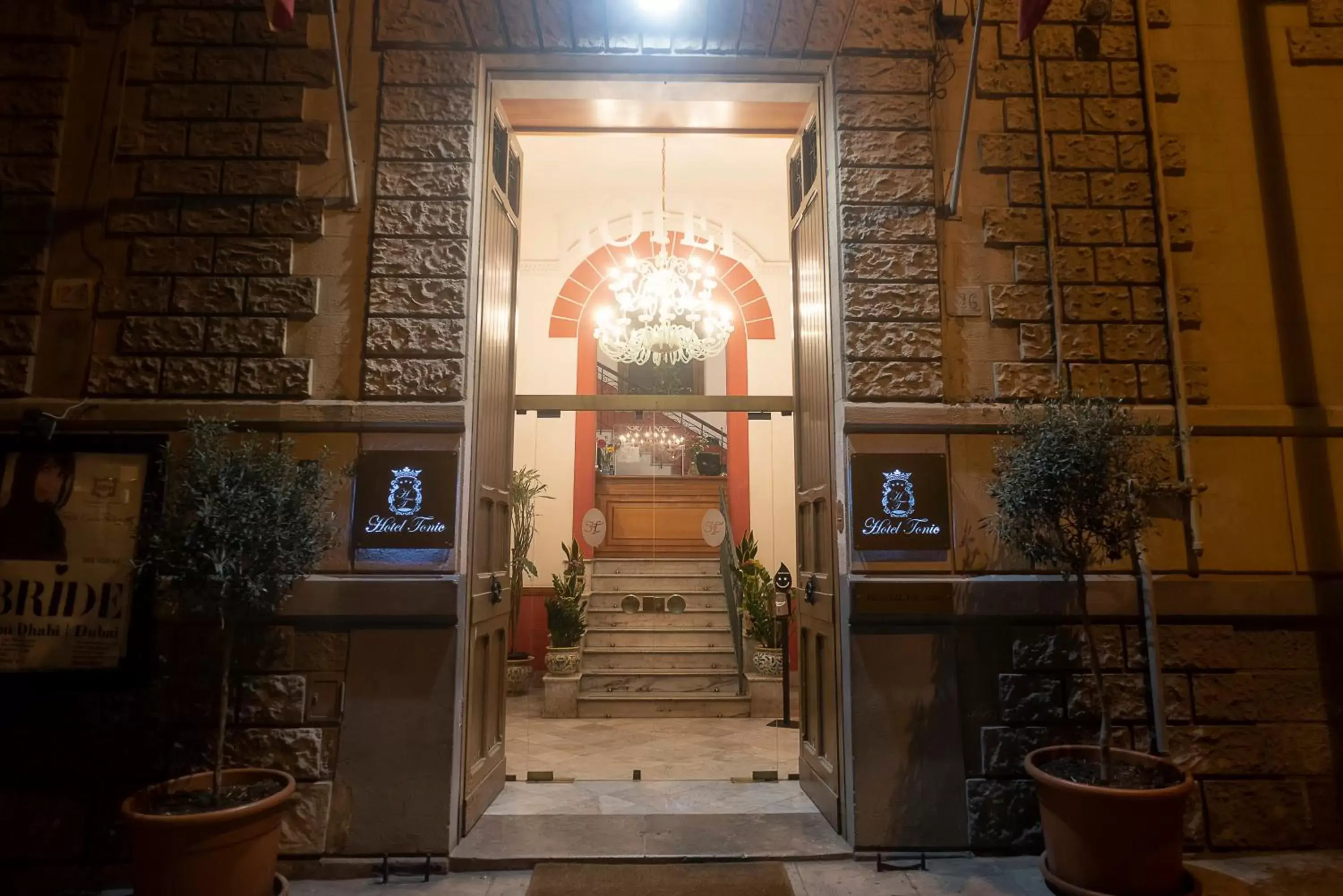 Facade/entrance in Hotel Tonic Facade/entrance in Hotel Tonic