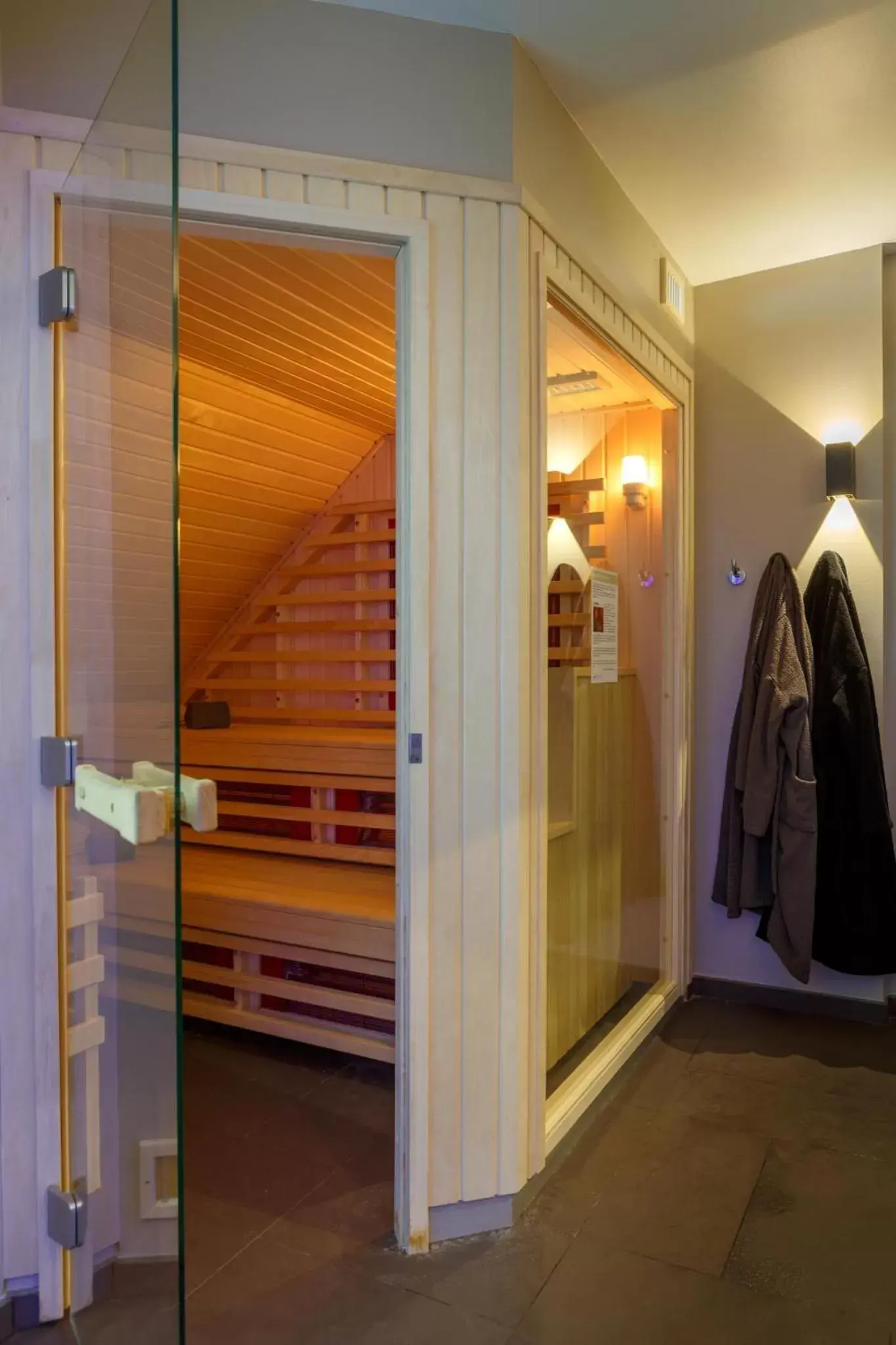 Sauna in Best Western Les Bains Hotel et SPA