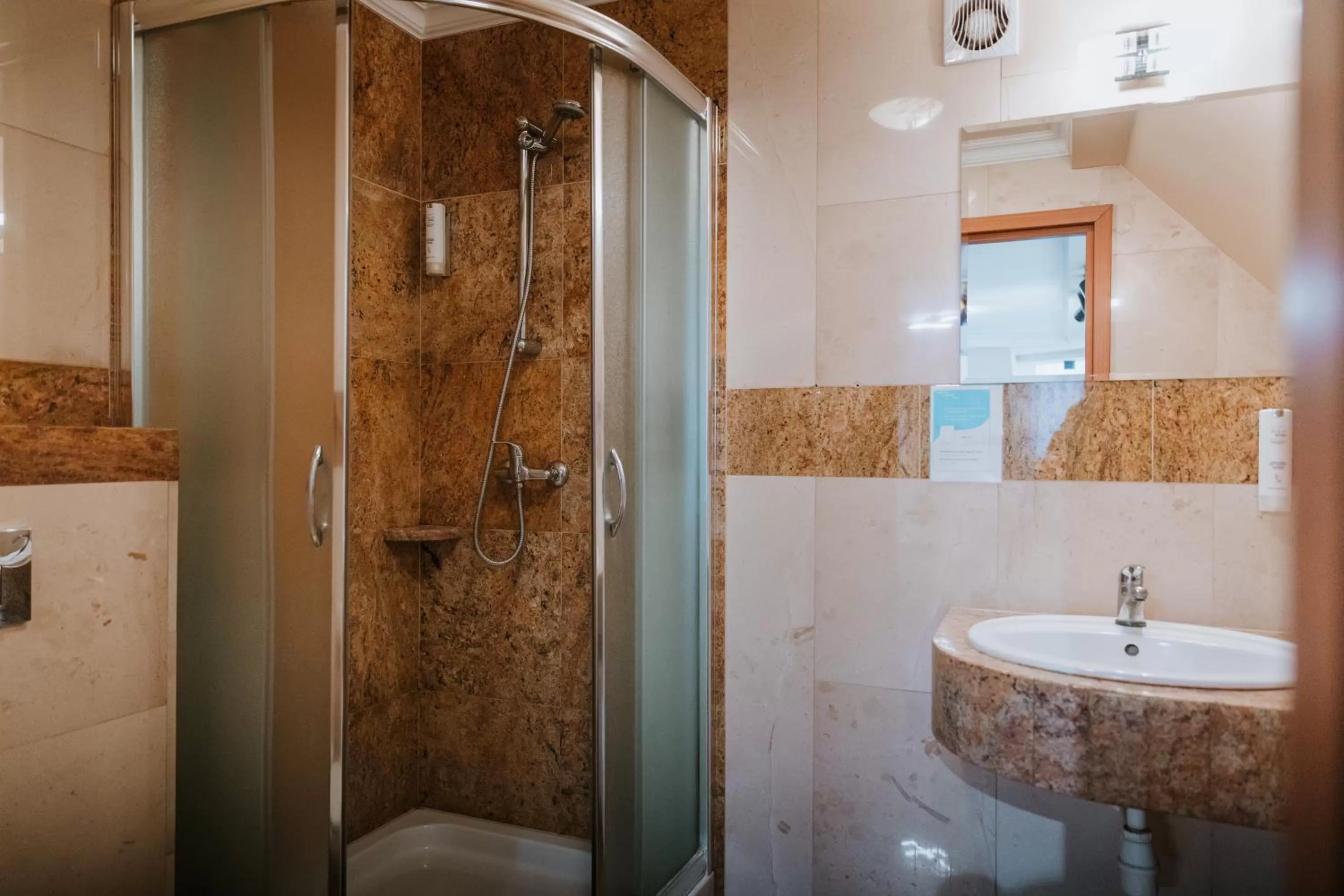 Shower in Villa Palladium