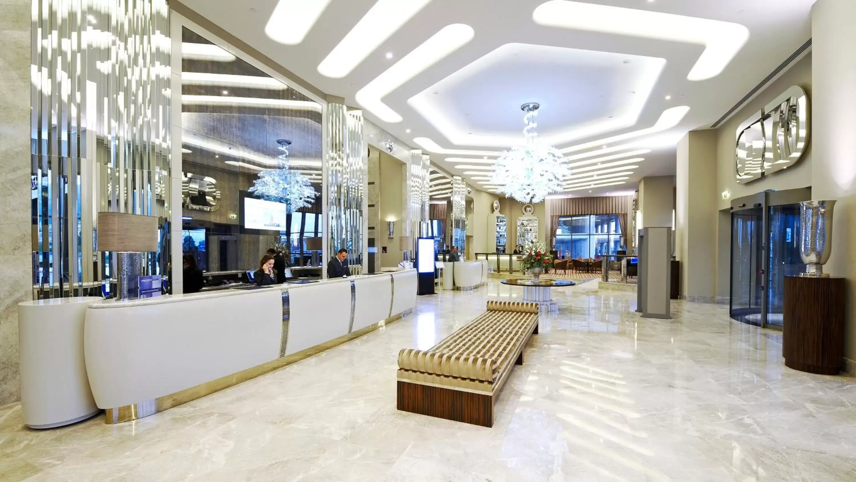 Lobby or reception in Crowne Plaza Bursa Convention Center & Thermal Spa by IHG Lobby or reception in Crowne Plaza Bursa Convention Center & Thermal Spa by IHG