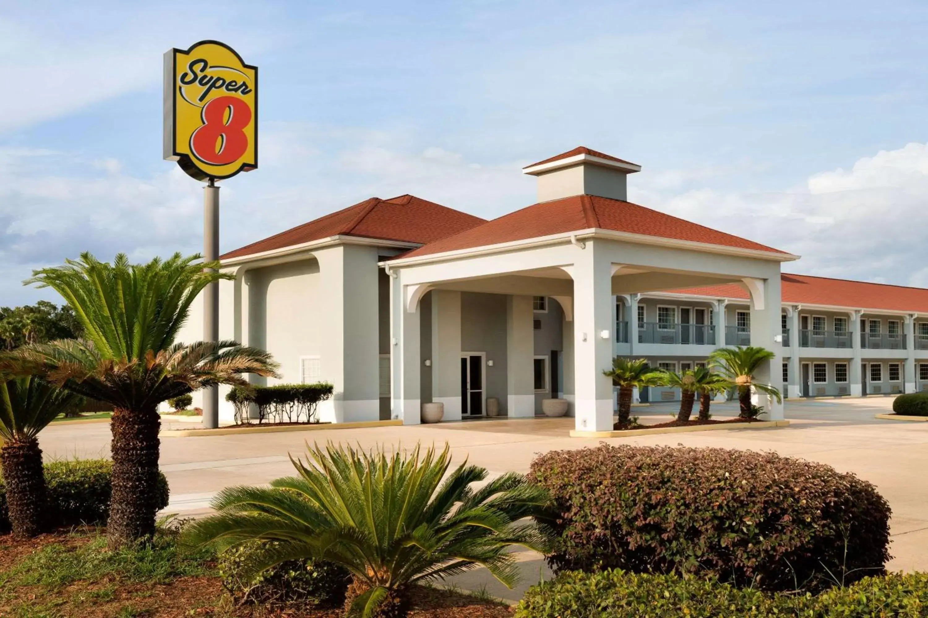 Property Building in Super 8 by Wyndham Lake Charles Northeast