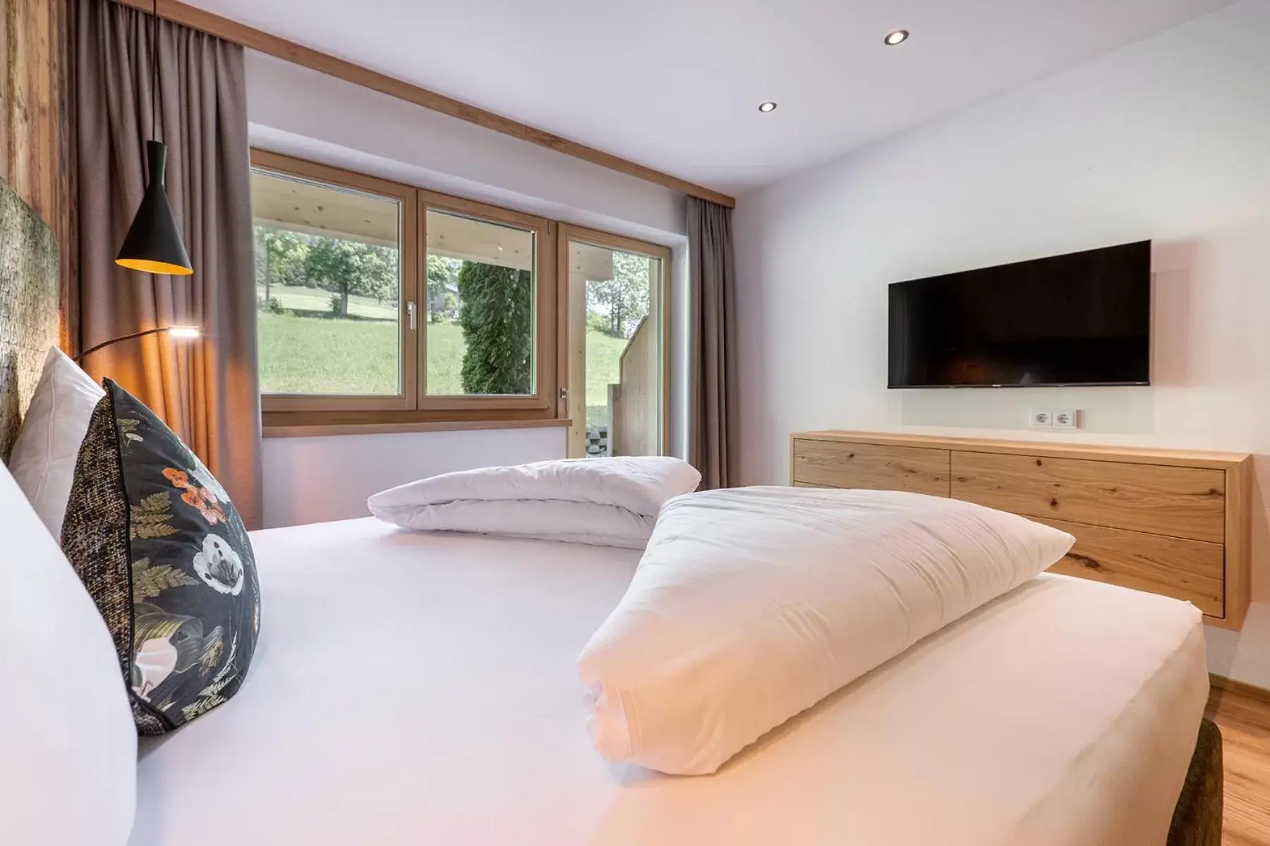 Bed in Hotel AlpenSchlössl