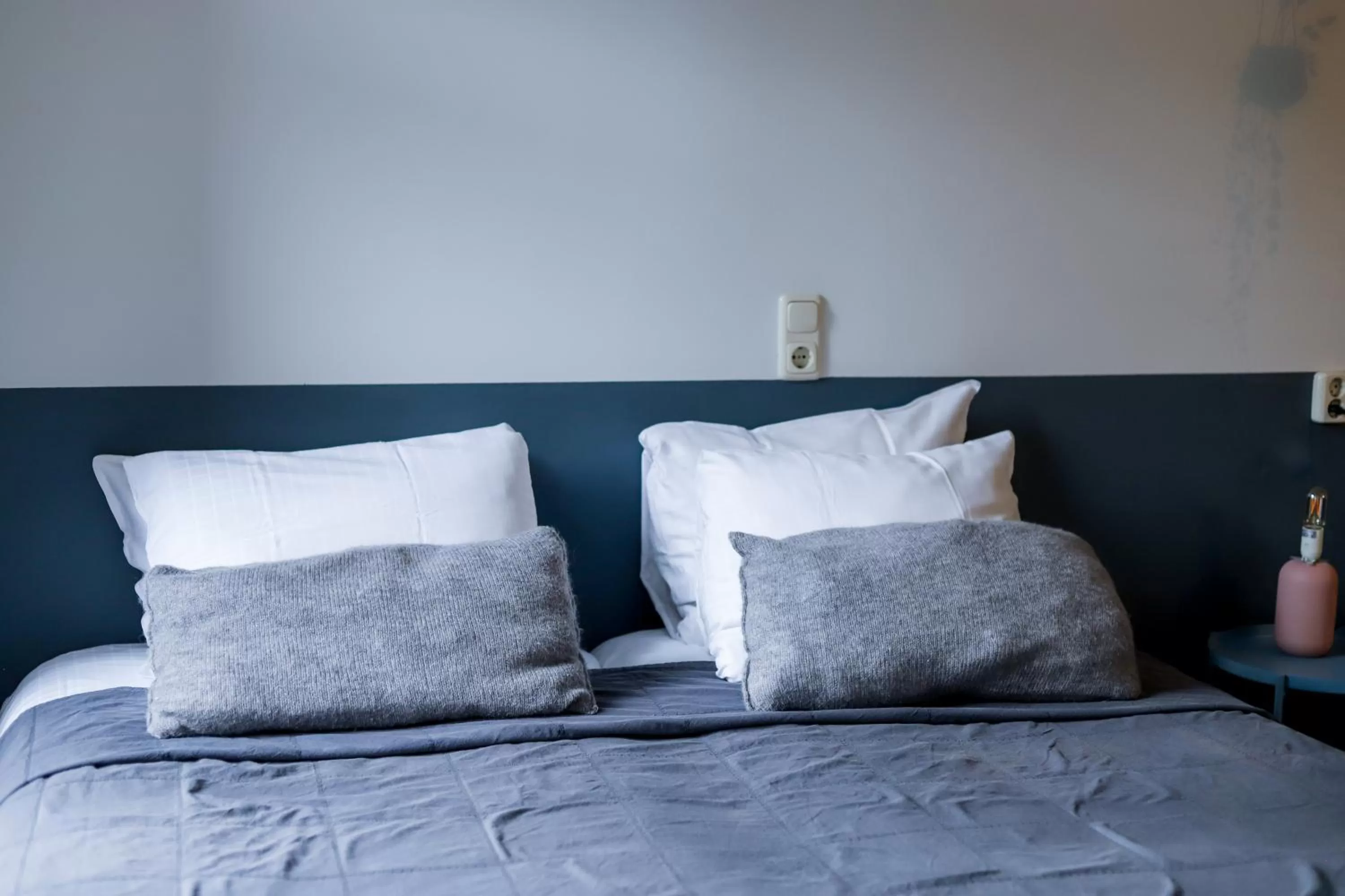 Bed in Milk and cookies