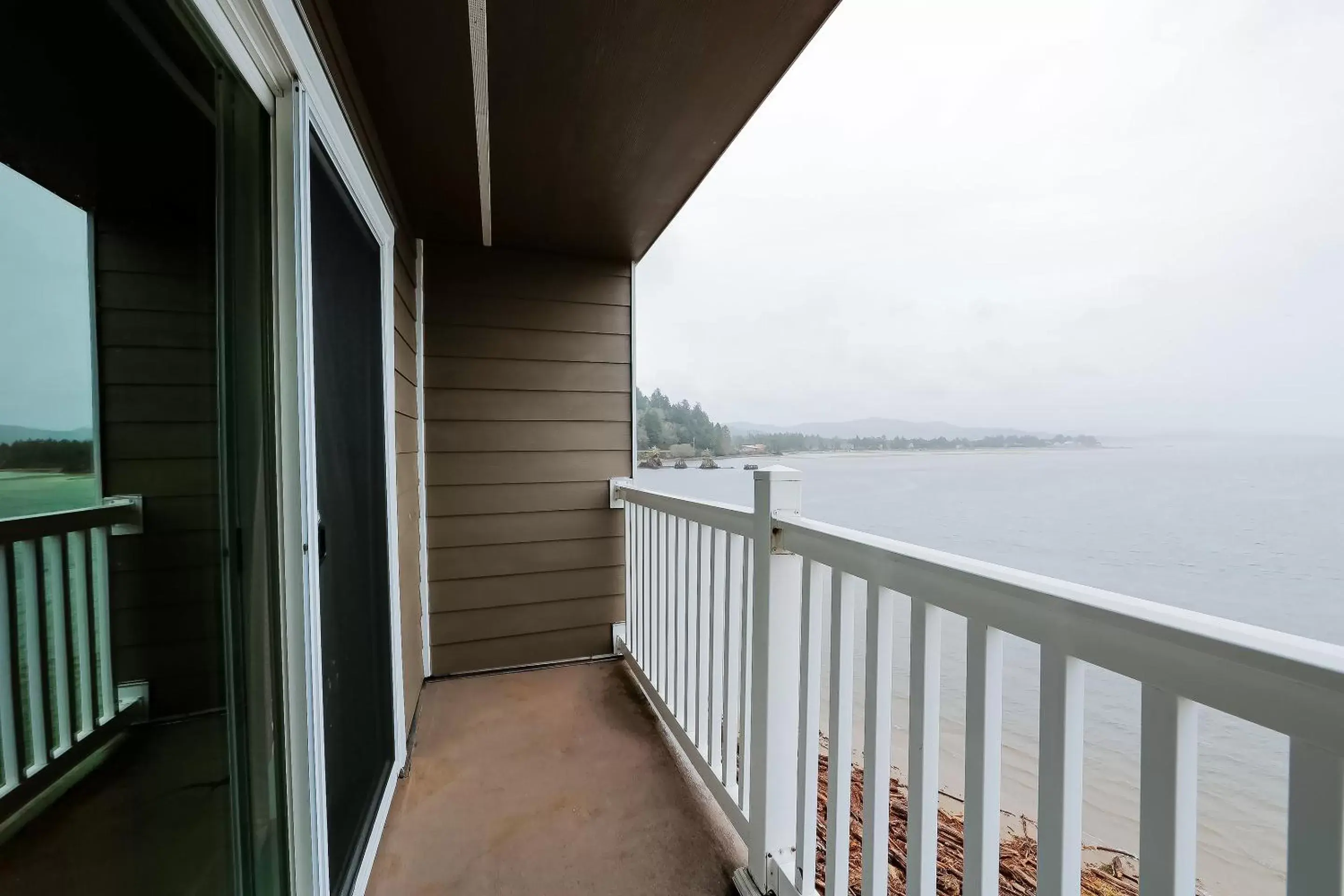 View (from property/room), Balcony/Terrace in Siletz Bay Beachfront Hotel by OYO Lincoln City