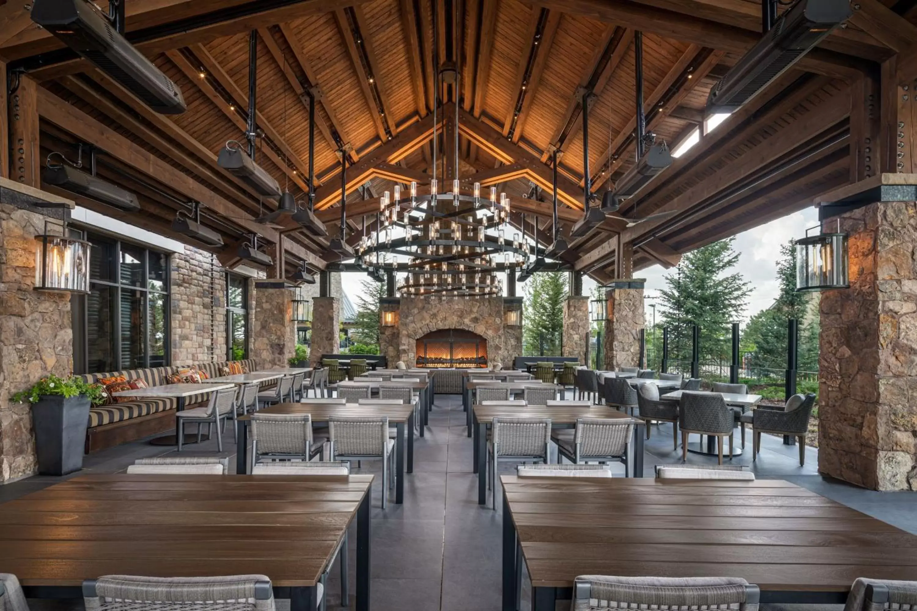 Restaurant/Places to Eat in Gaylord Rockies Resort & Convention Center