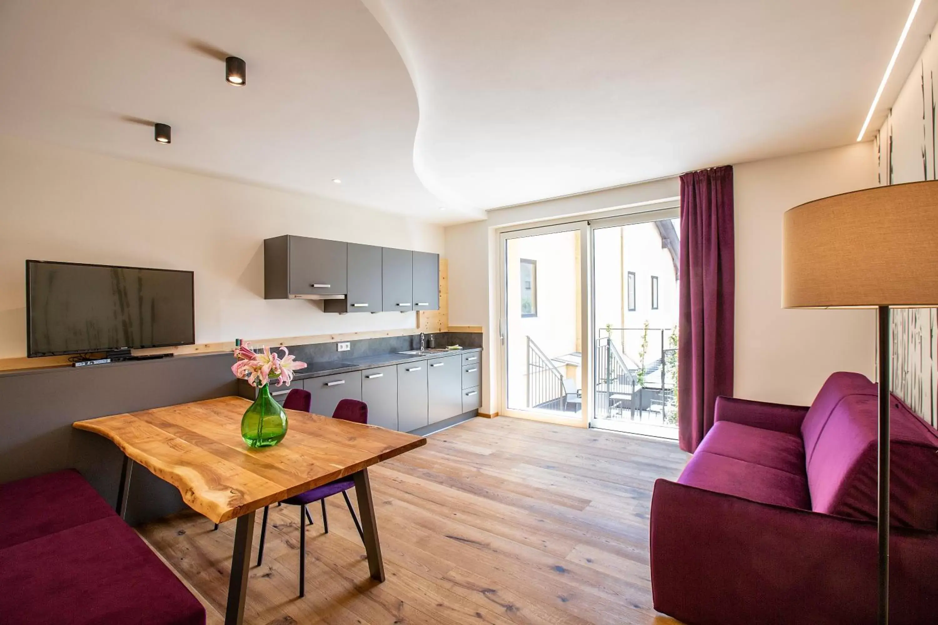 Kitchen or kitchenette, Dining Area in Residence Rösch