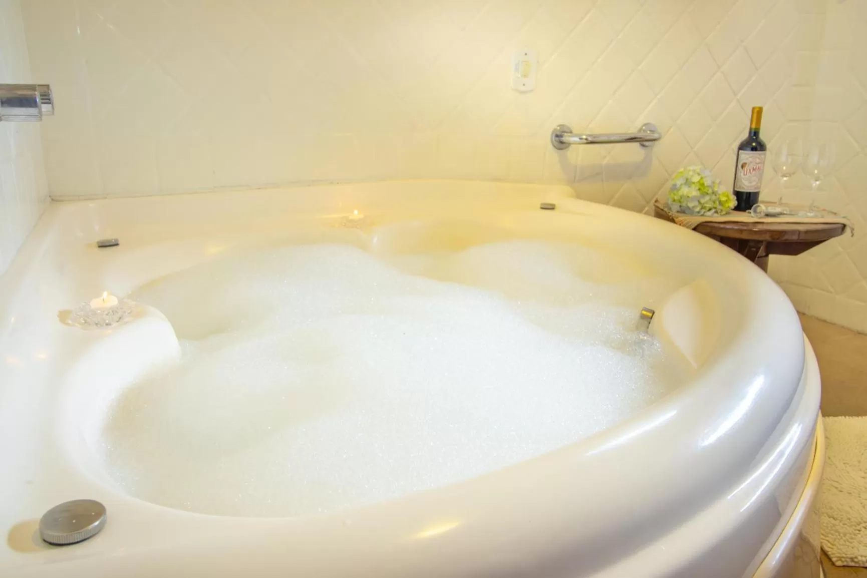 Hot Tub in Pousada Ricanto Amore Mio