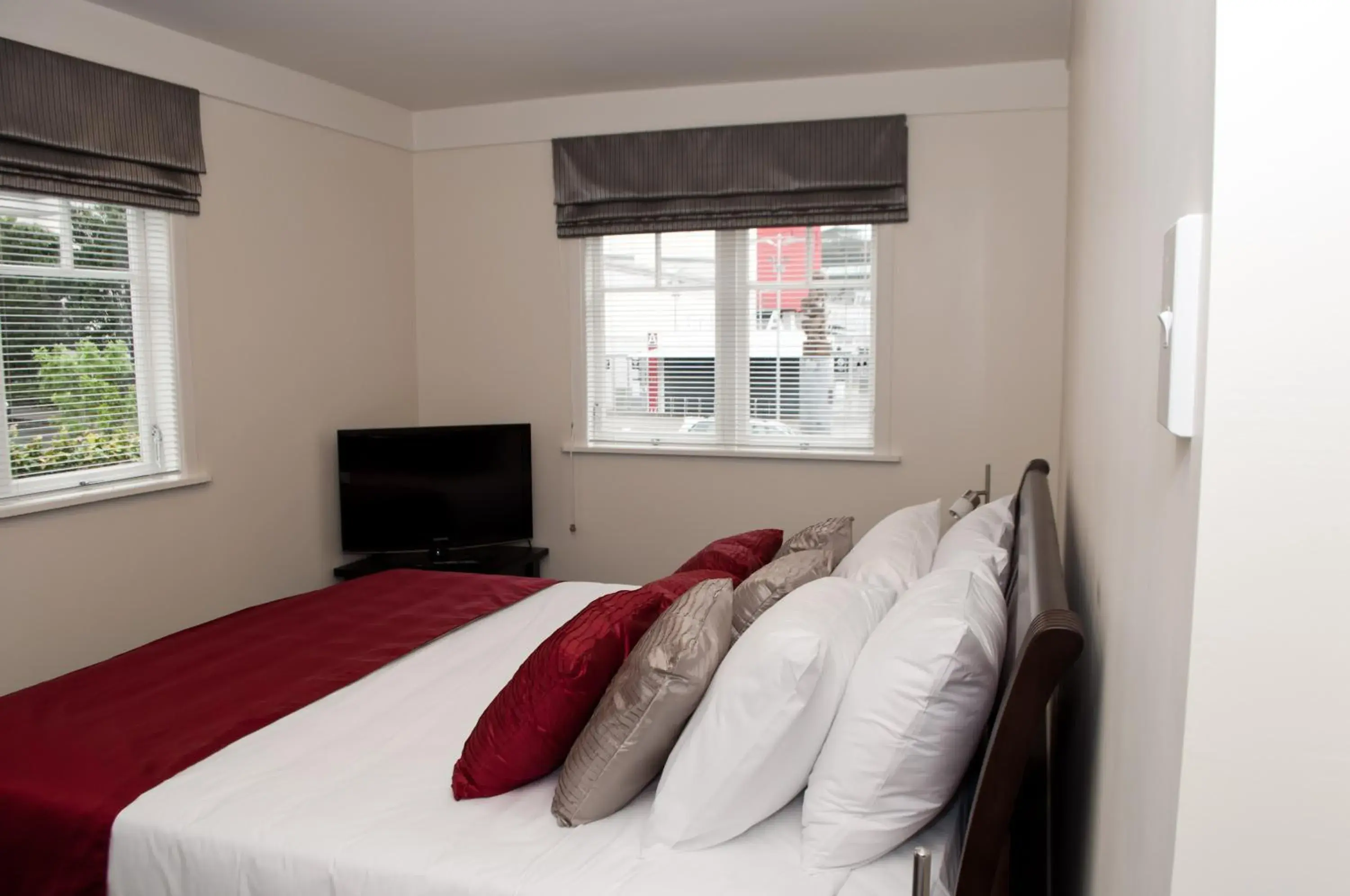 Bed in At Eden Park Motel Bed in At Eden Park Motel