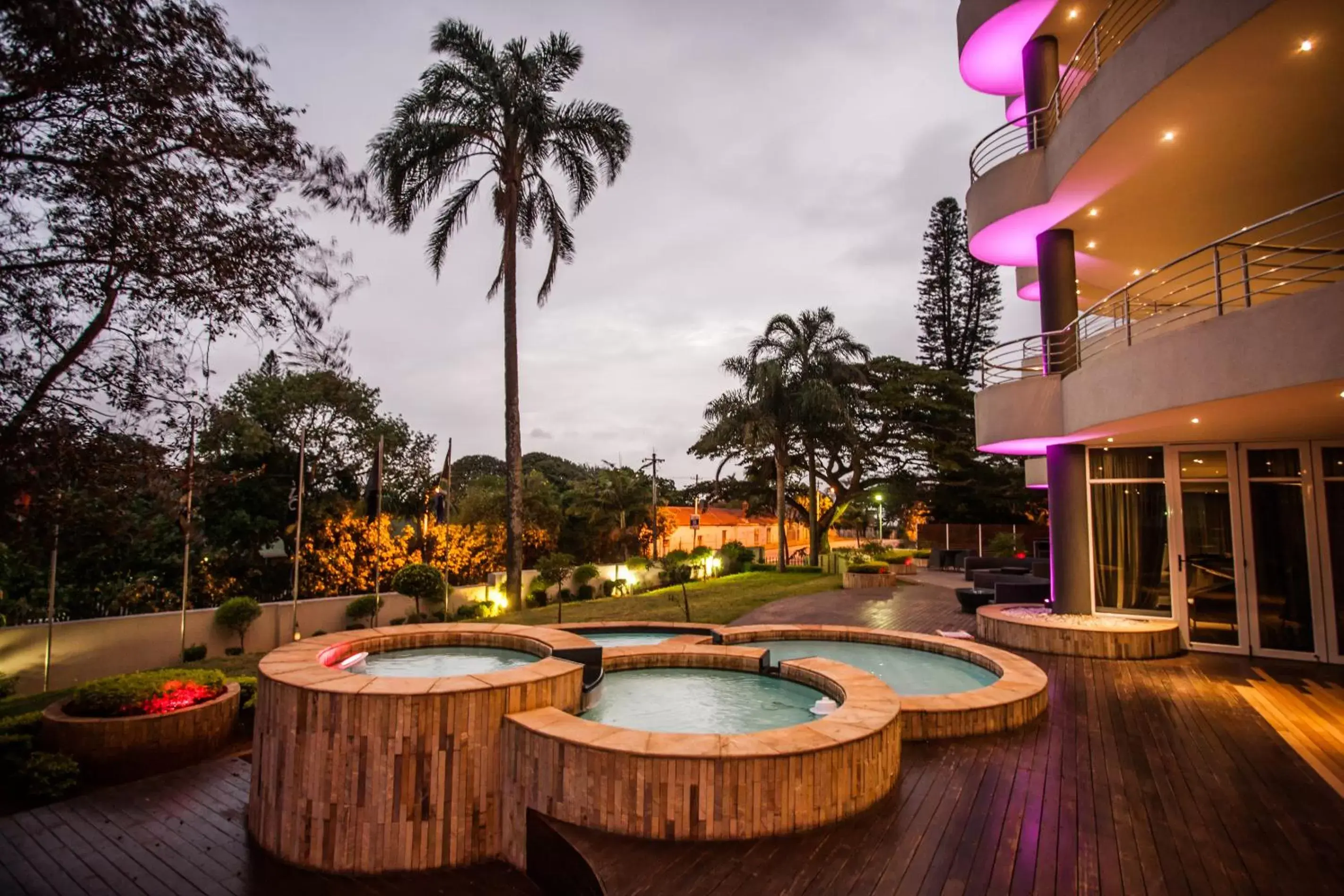 Garden, Swimming Pool in Coastlands Musgrave Hotel