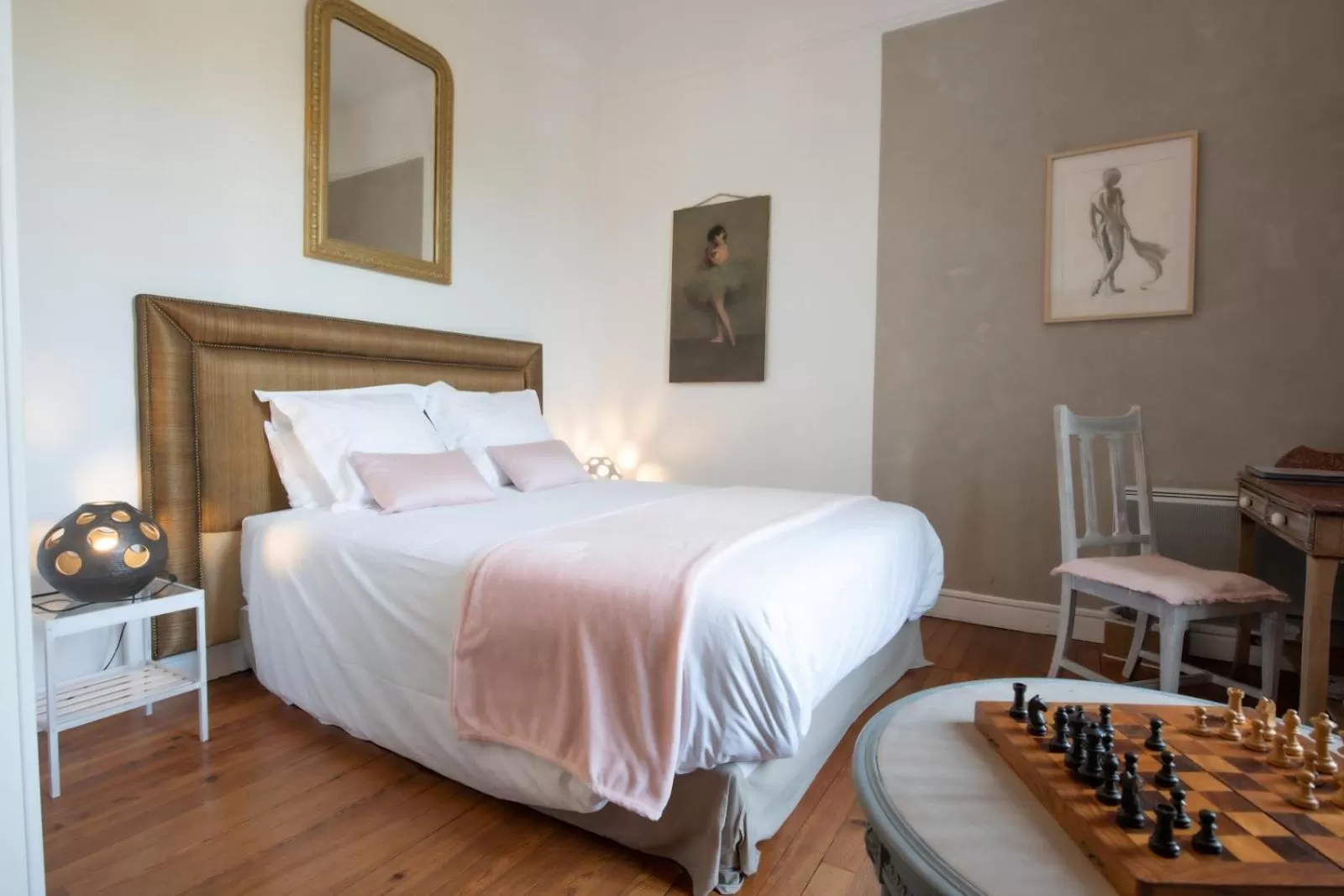 Bed in Villa Hortebise