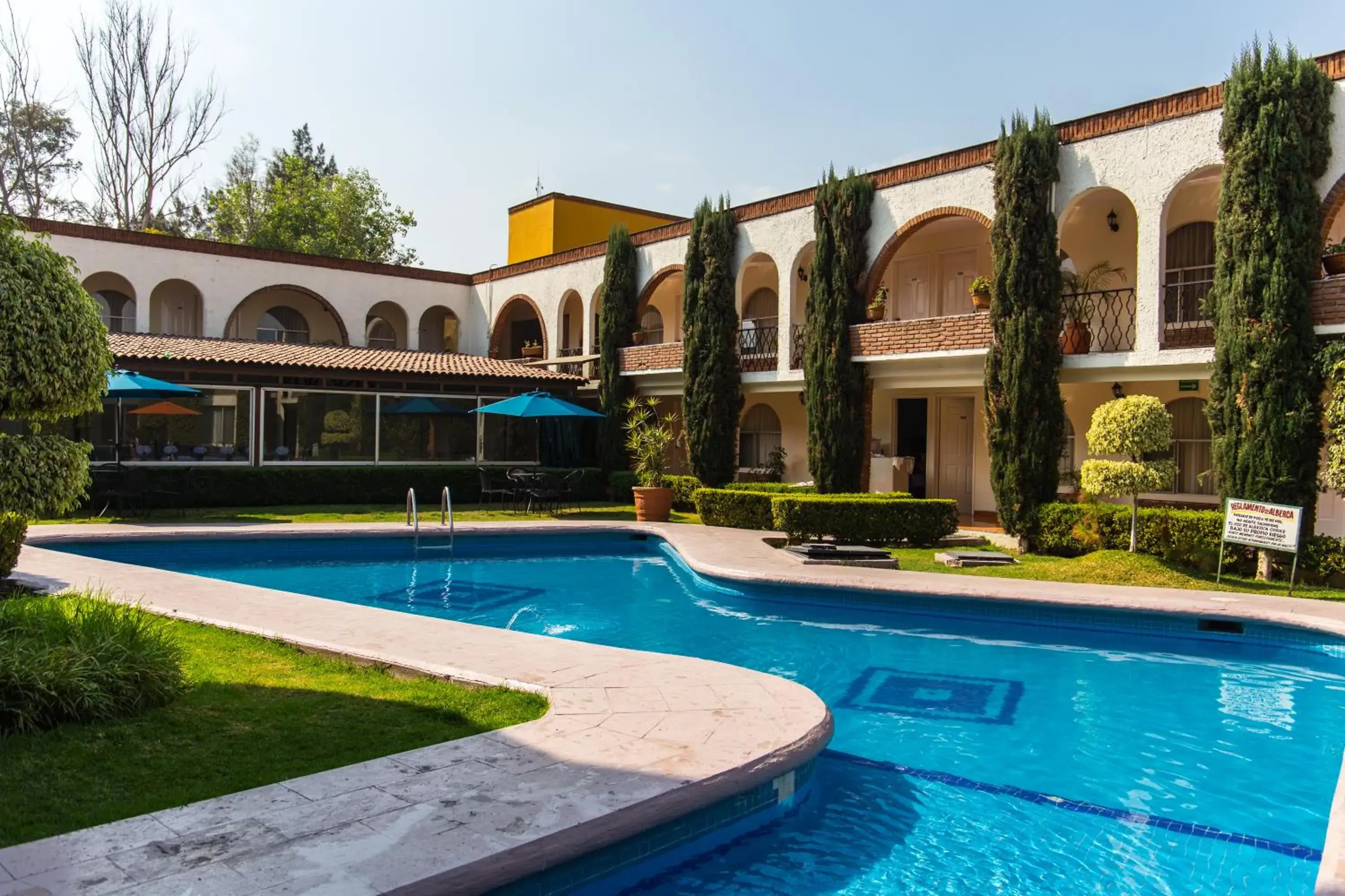 Swimming Pool in Hotel & Suites Villa del Sol