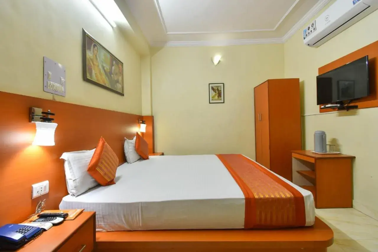 Bed in Hotel Jaisingh Palace Bed in Hotel Jaisingh Palace