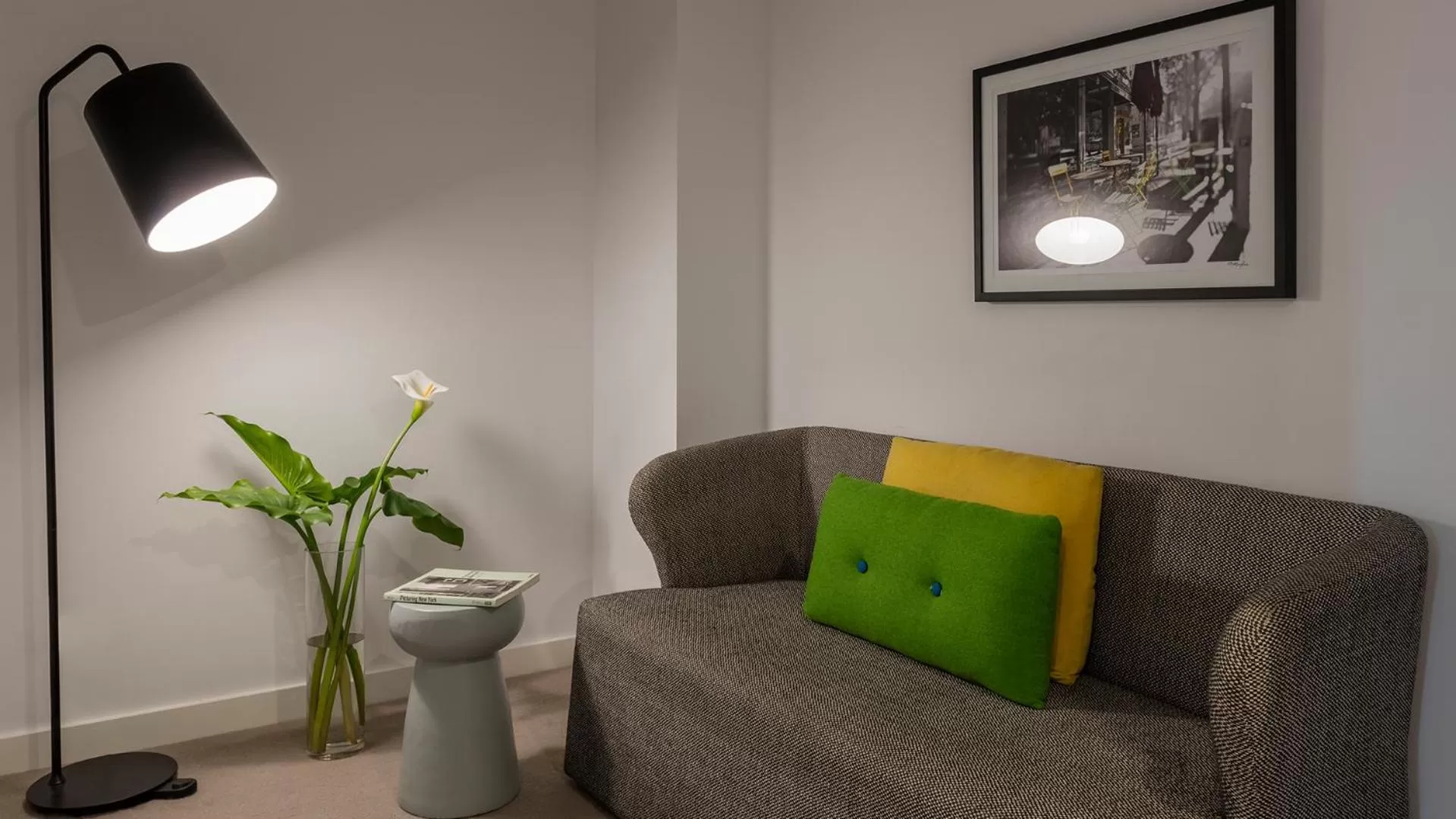 Seating area in Oaks Melbourne Southbank Suites