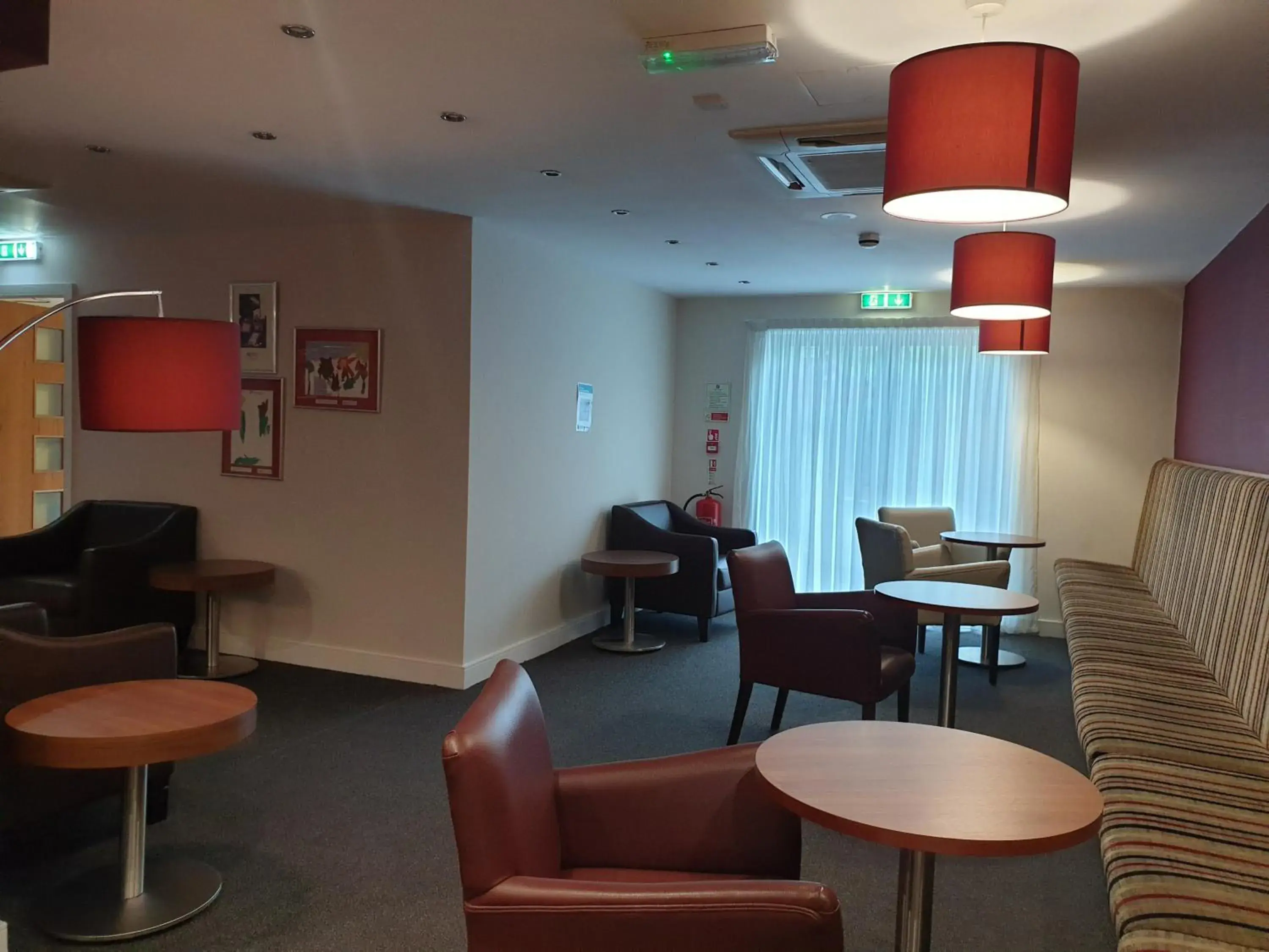 Coffee/tea facilities, Lounge/Bar in Legacy Preston International Hotel