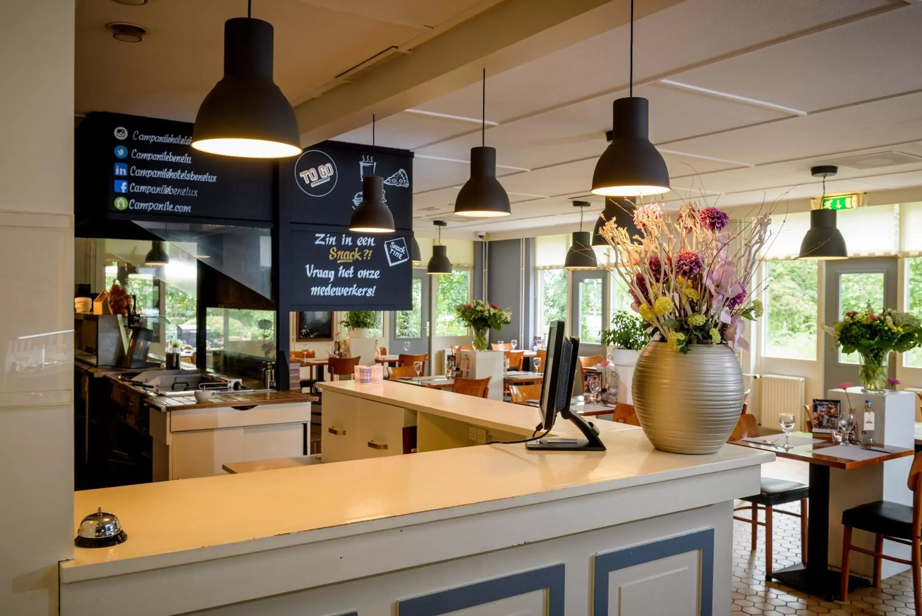 Lobby or reception in Campanile Hotel & Restaurant Vlaardingen