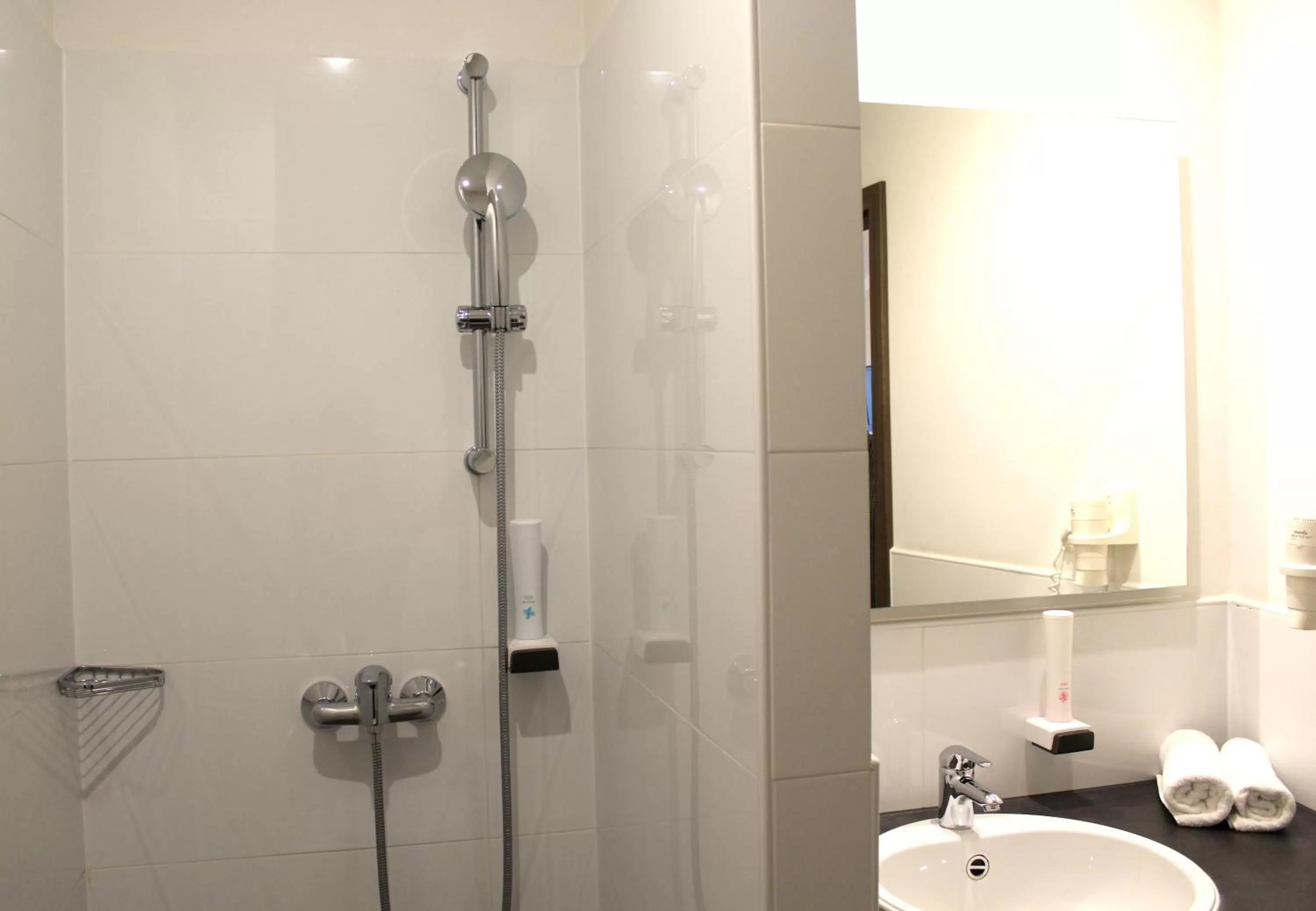 Bathroom in Come IN Hotel