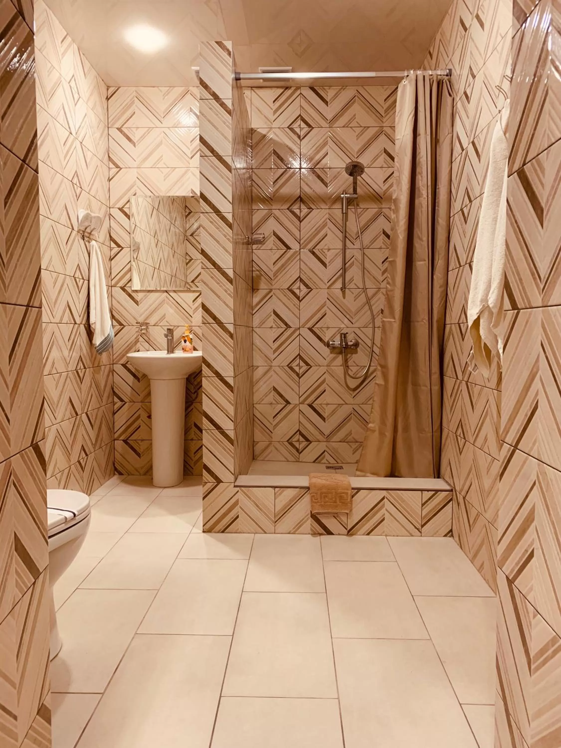 WINE & ROSE BOUTIQUE HOTEL