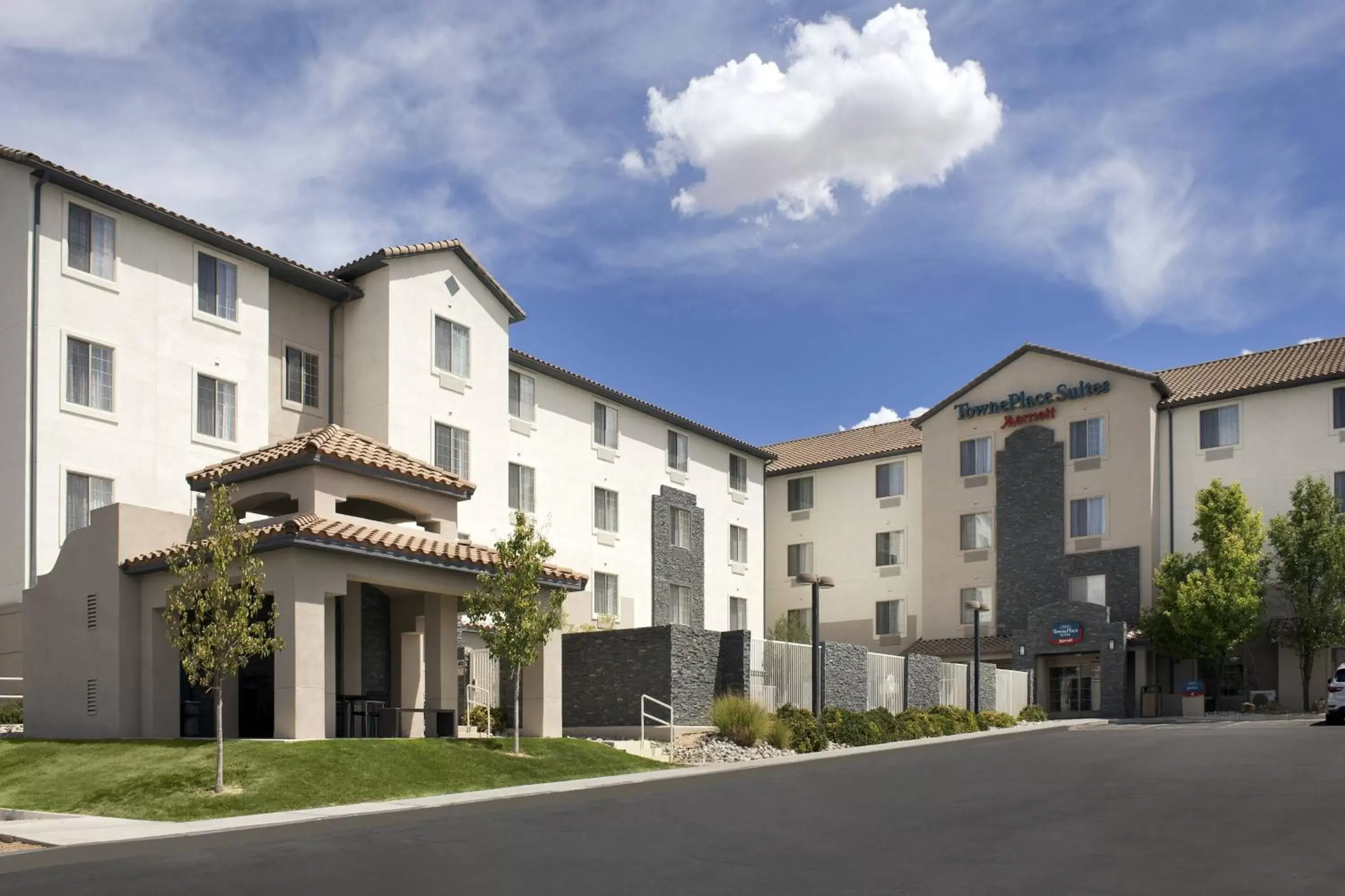 Property Building in TownePlace Suites by Marriott Albuquerque Airport