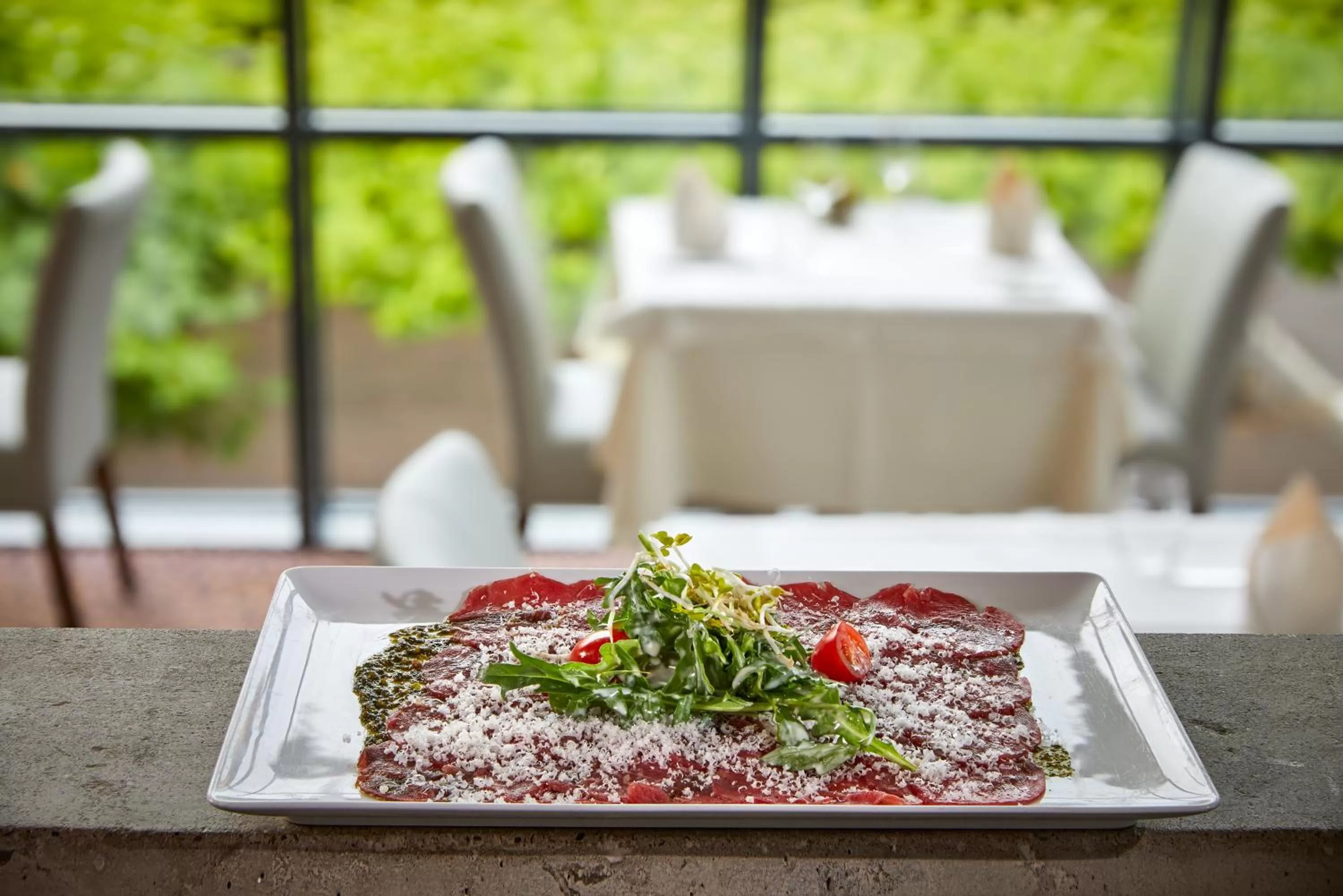 Food and drinks in Hotel Simon's Plaza