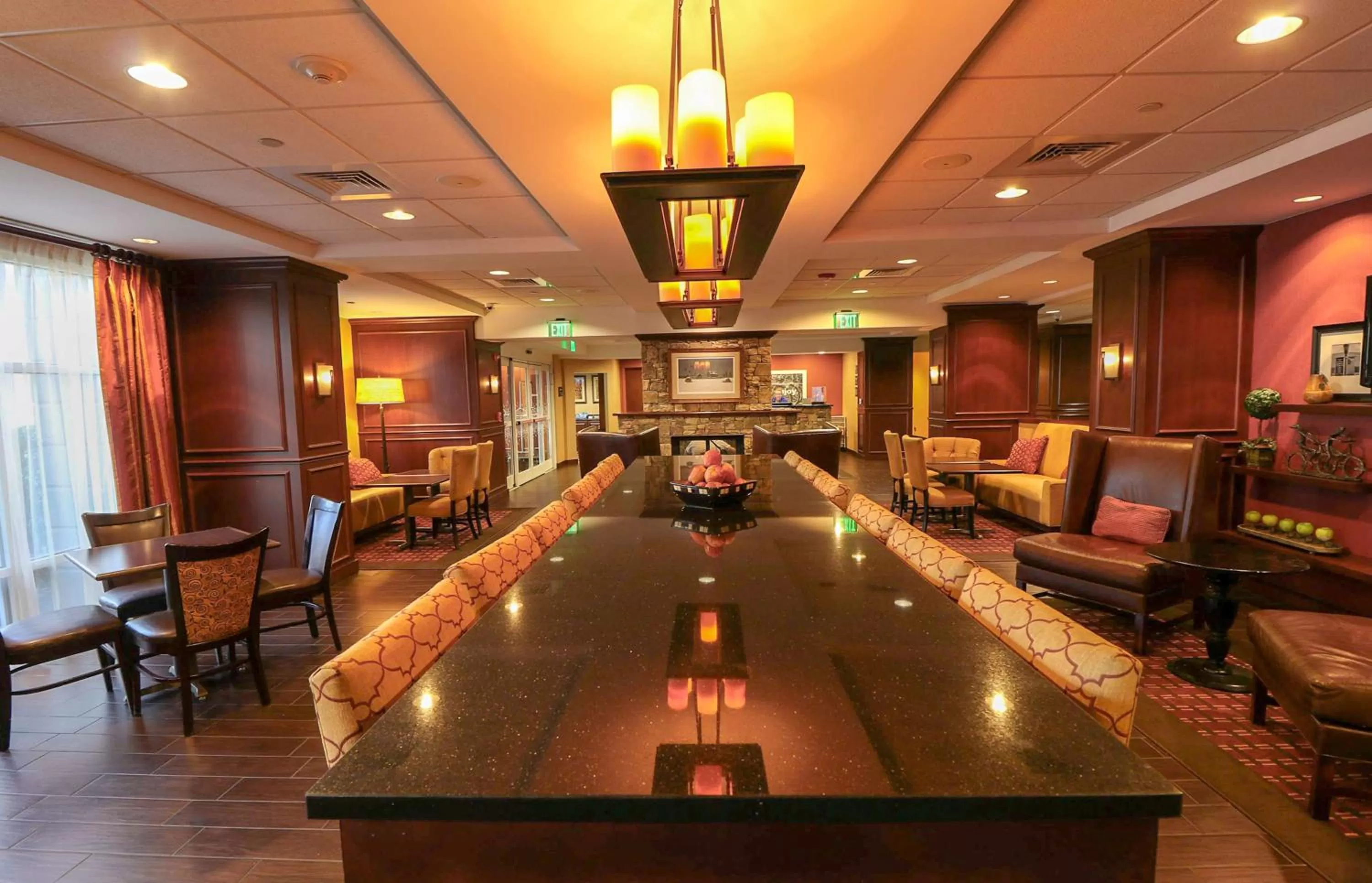 Dining area in Hampton Inn Lincolnton