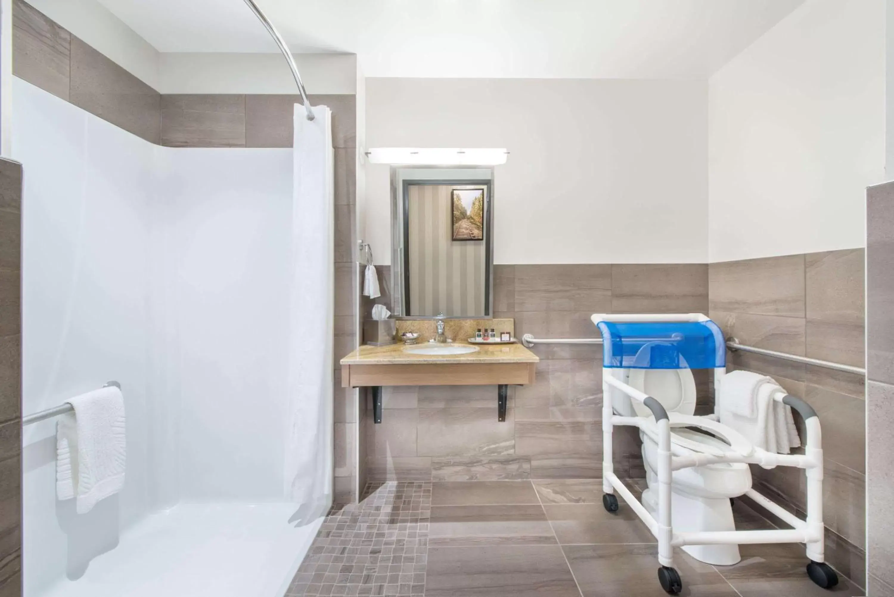 Bathroom in Hotel 11, MOD A Sonesta Collection Bathroom in Hotel 11, MOD A Sonesta Collection