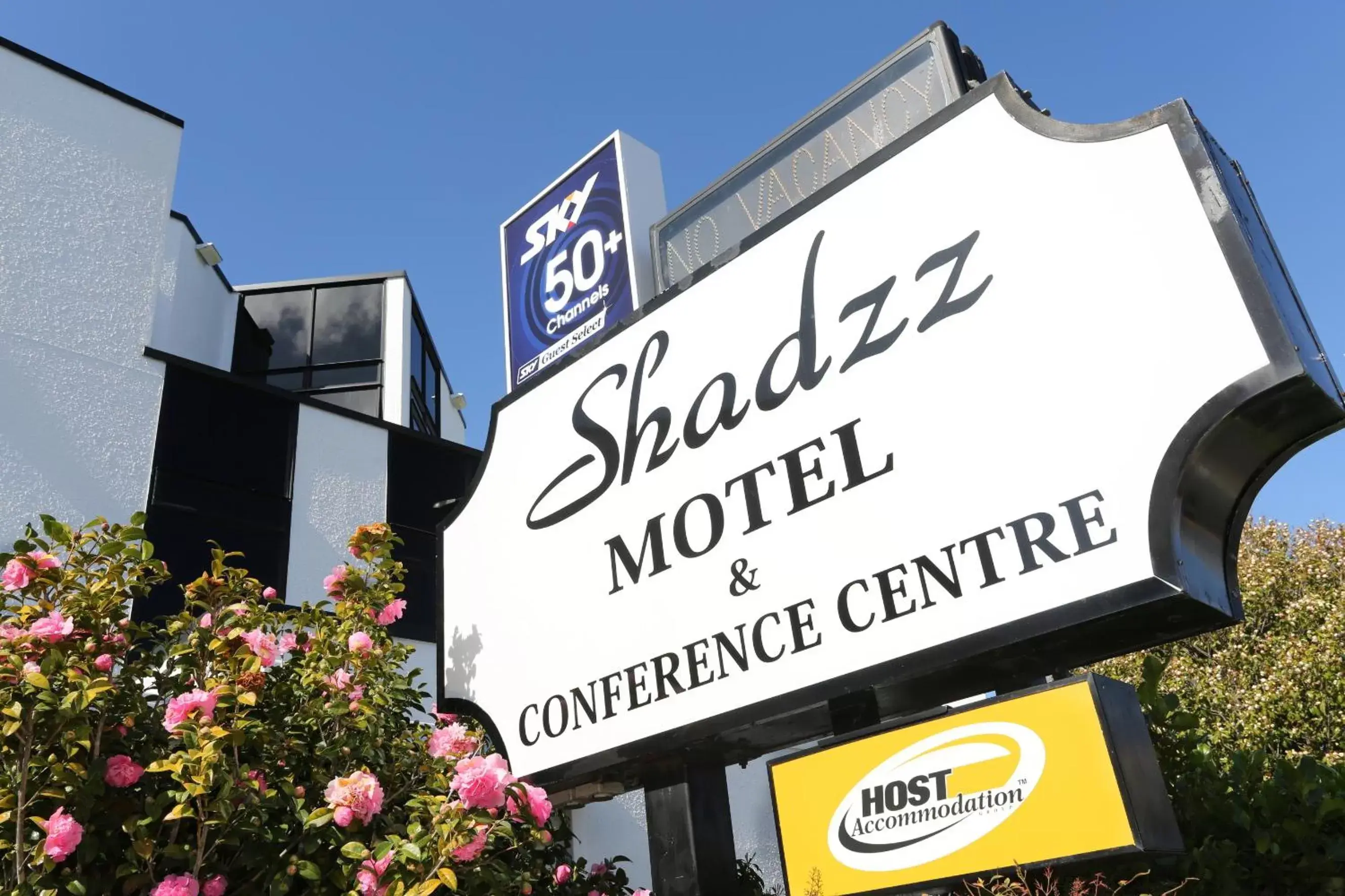 Facade/entrance, Property Logo/Sign in Shadzz Motel