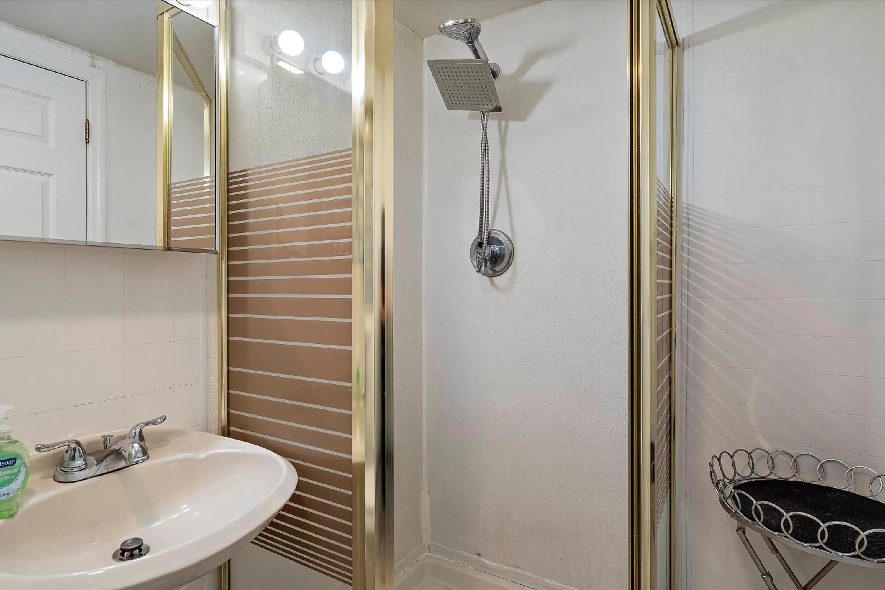 Shower in Blind Pass Resort Motel