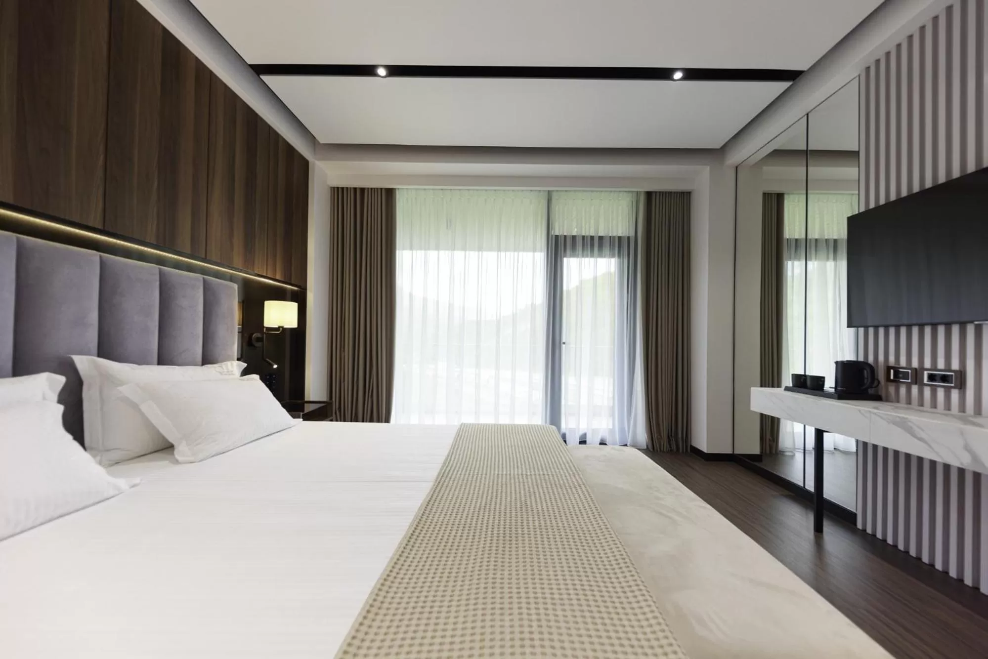 Bedroom, Bed in Hotel Uji Ftohte Tepelene