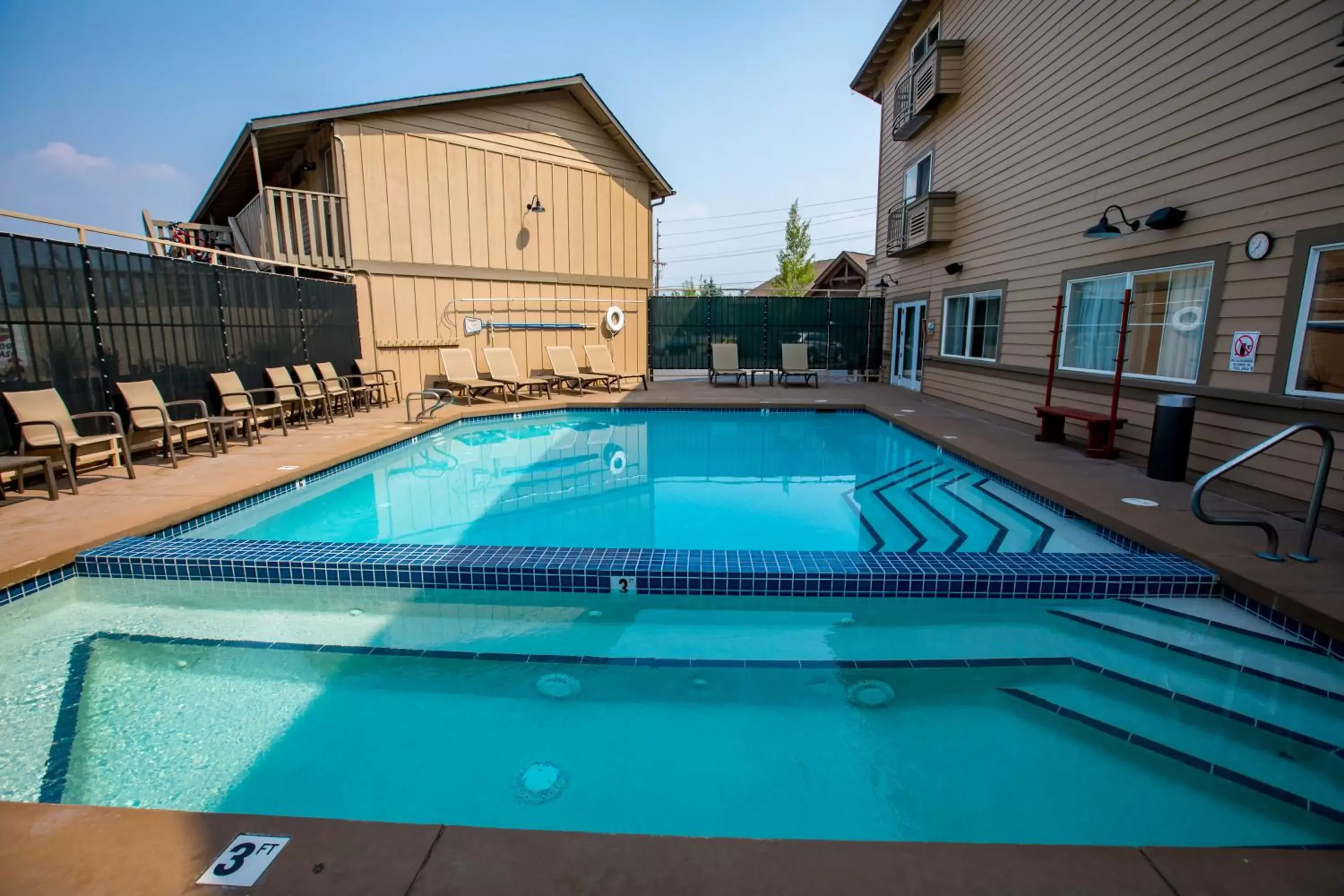 Swimming Pool in Best Western Rocky Mountain Lodge