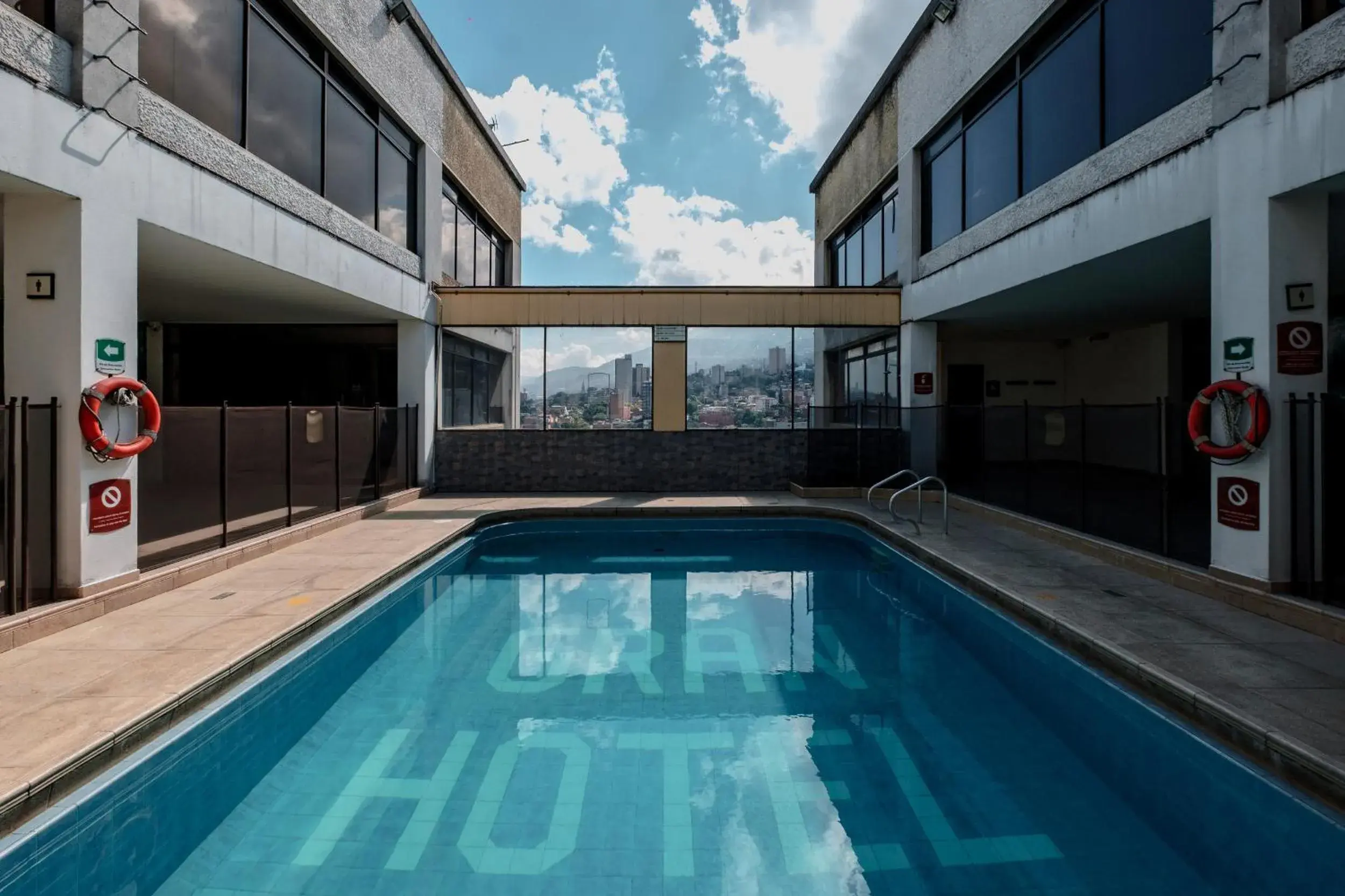 Swimming Pool in Gran Hotel