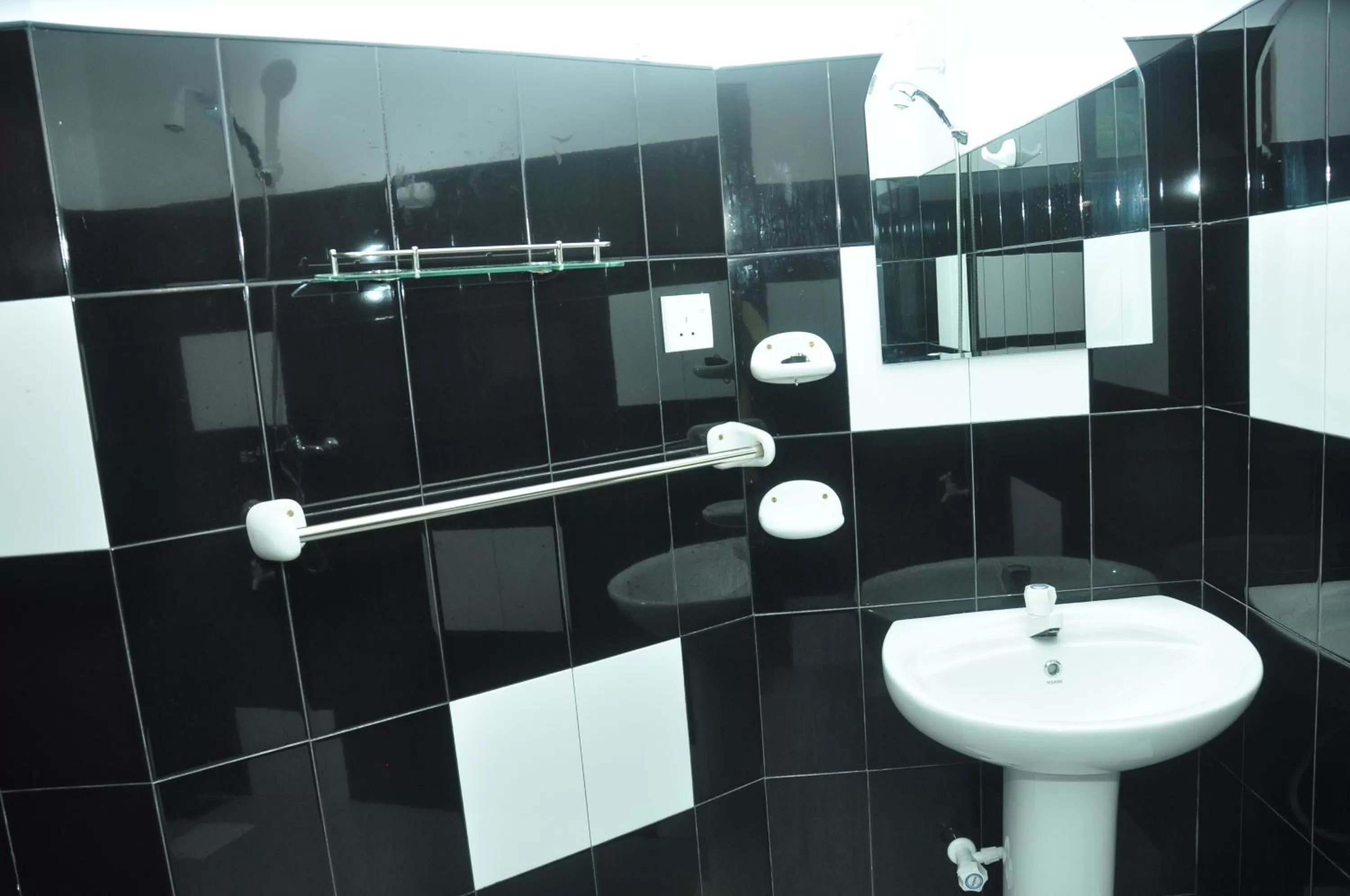 Bathroom in Bon Accord Mirissa