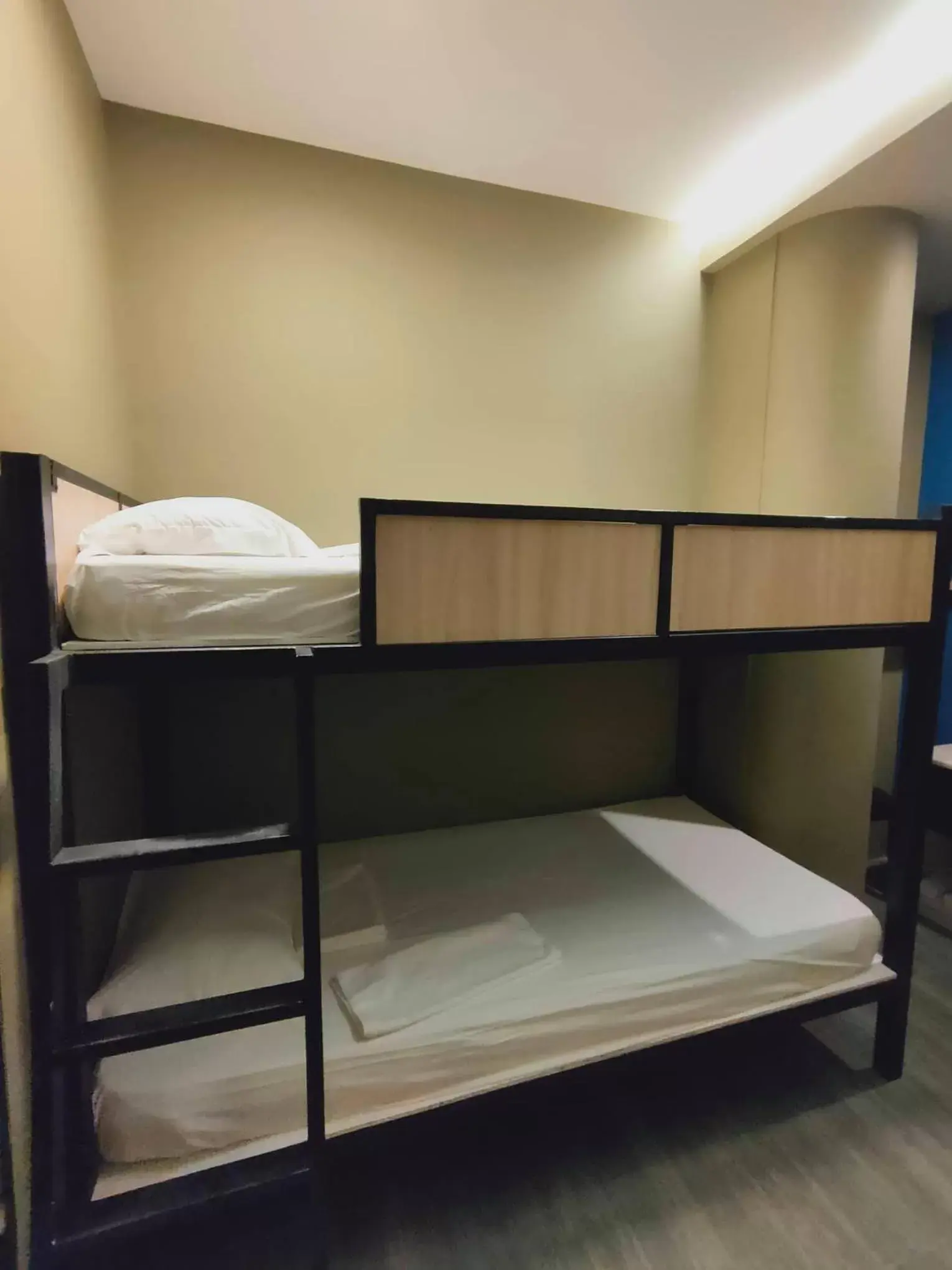 Bunk Bed in Felicity Island Hotel