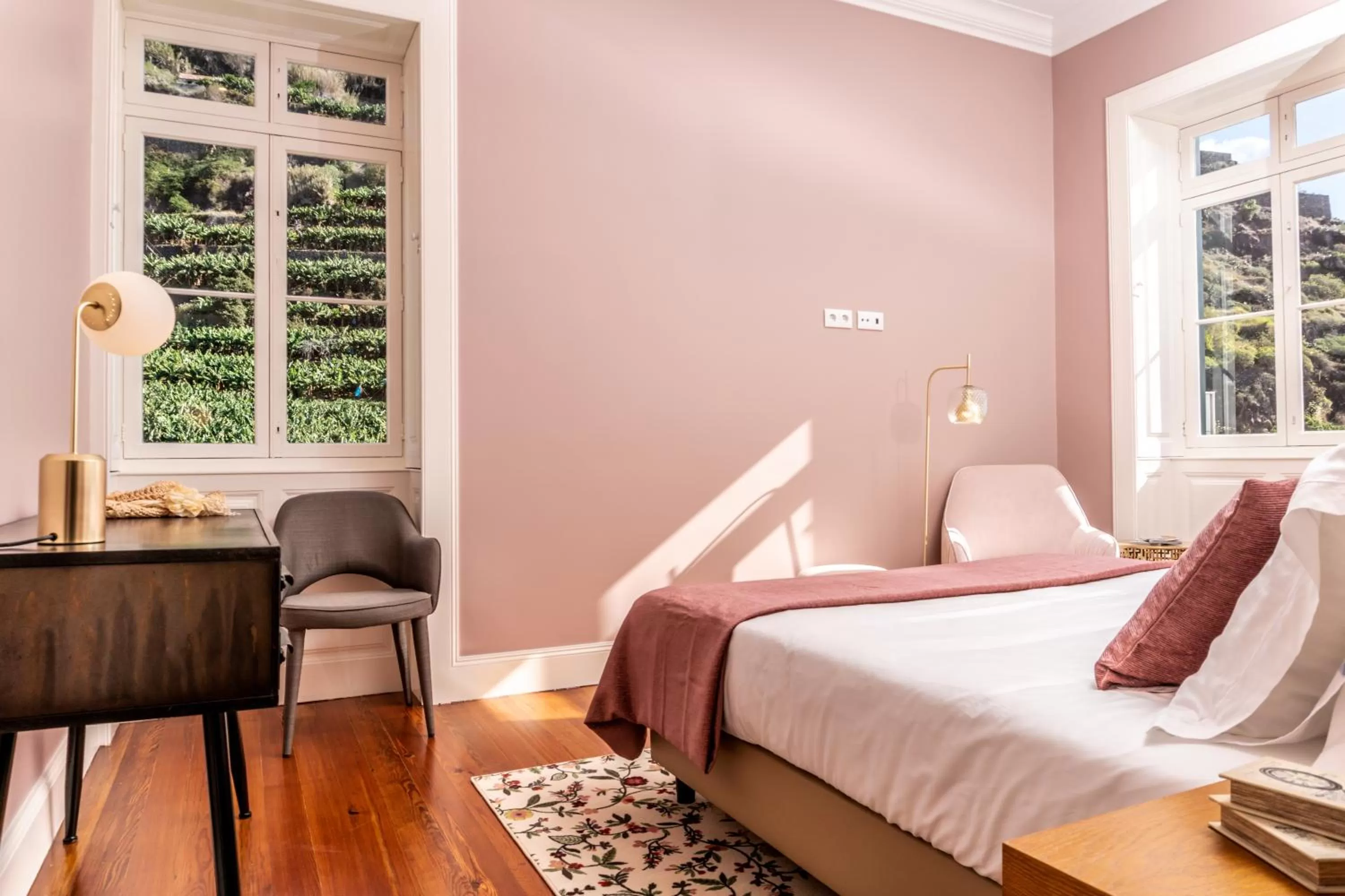 Bed in 1905 Zino's Palace