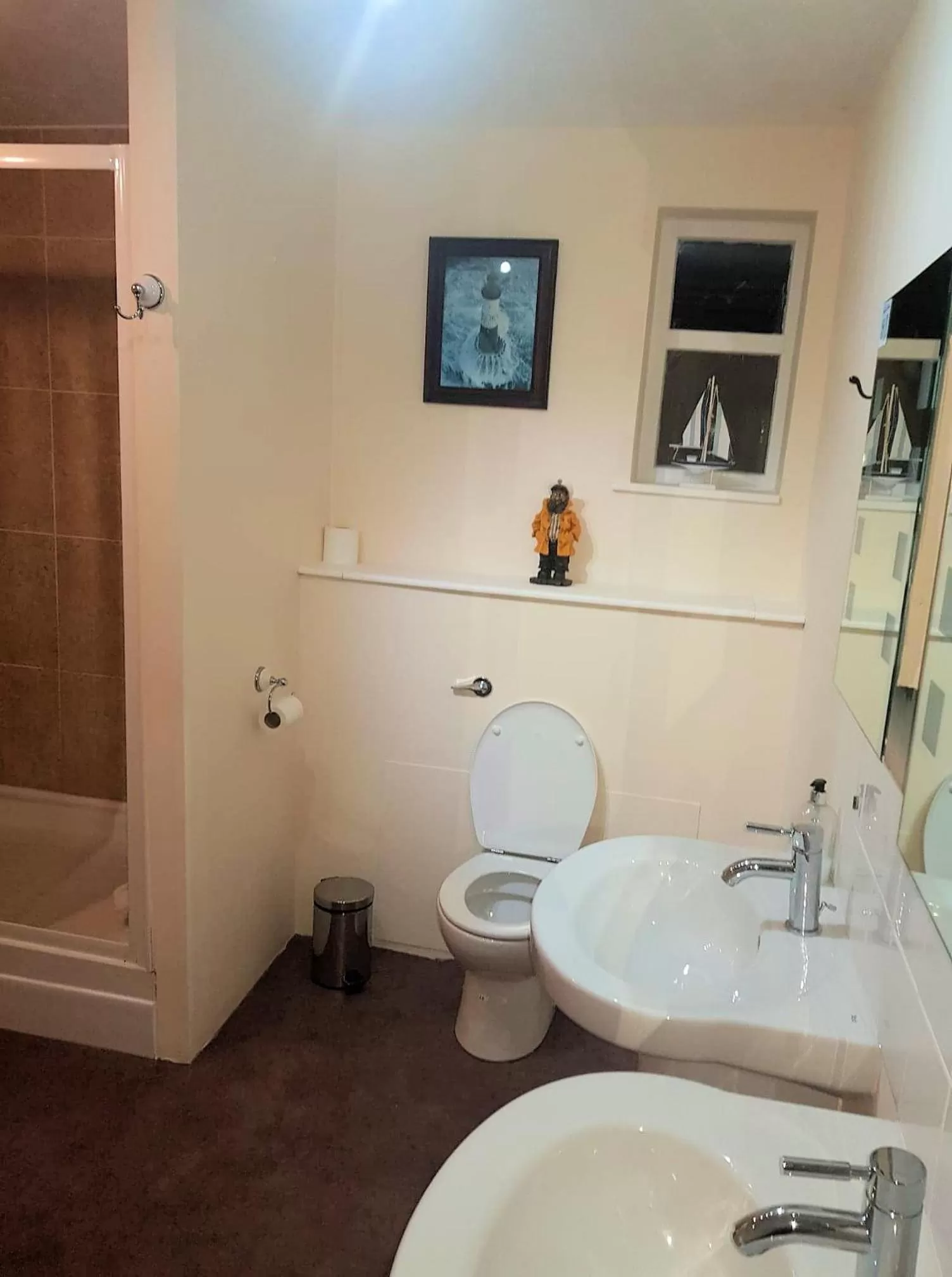 Bathroom in The Mariner Guest House