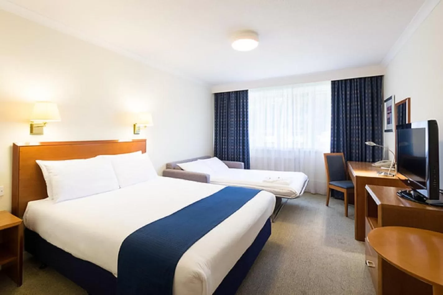 Bedroom, Bed in Holiday Inn Maidstone-Sevenoaks by IHG