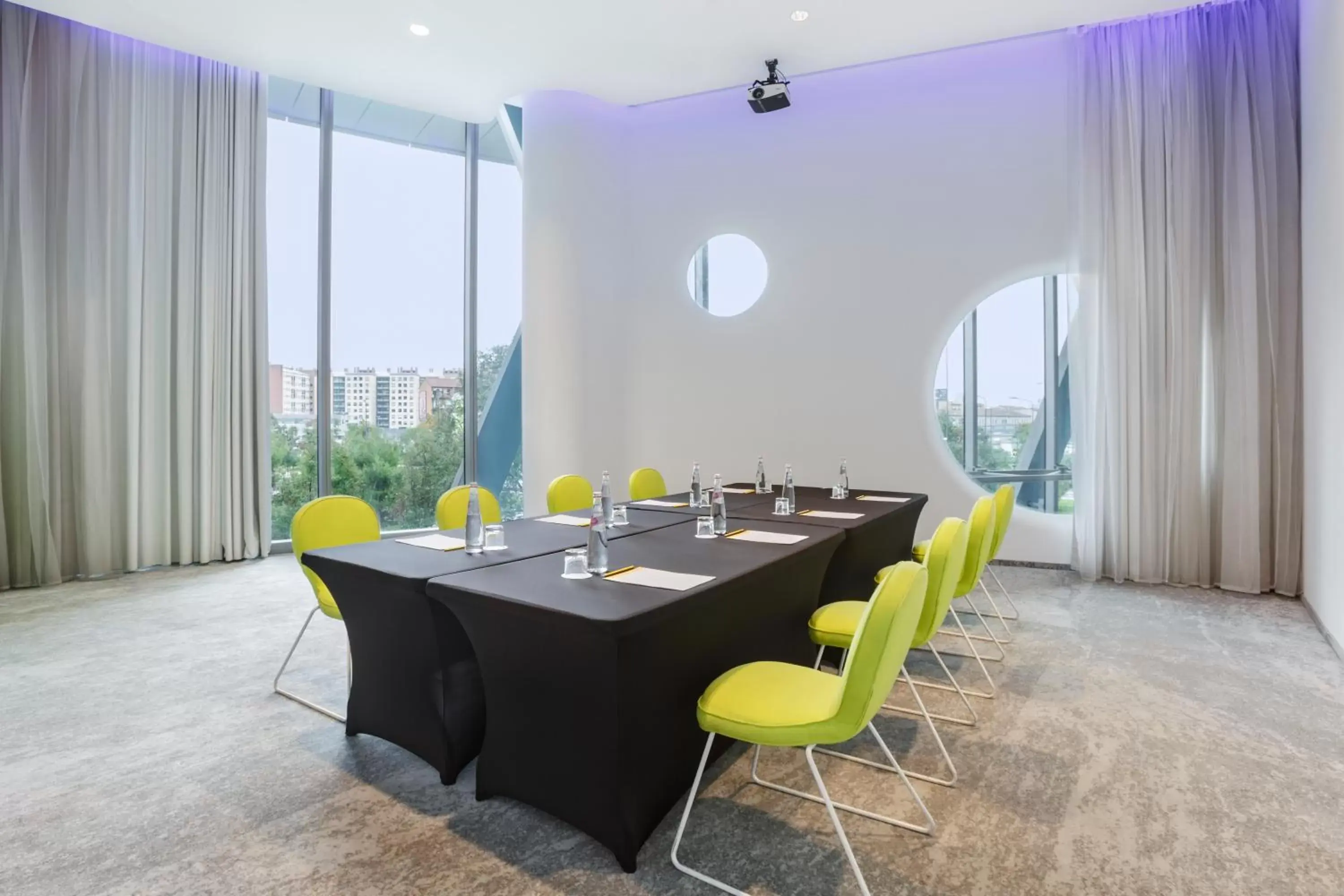 Meeting/conference room in voco Milan-Fiere, an IHG Hotel