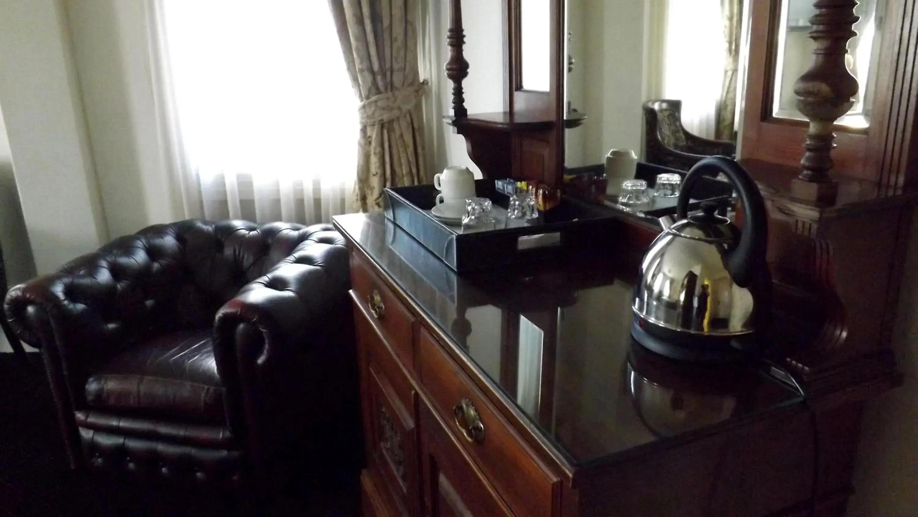 Coffee/tea facilities, Seating Area in Royal Exhibition Hotel