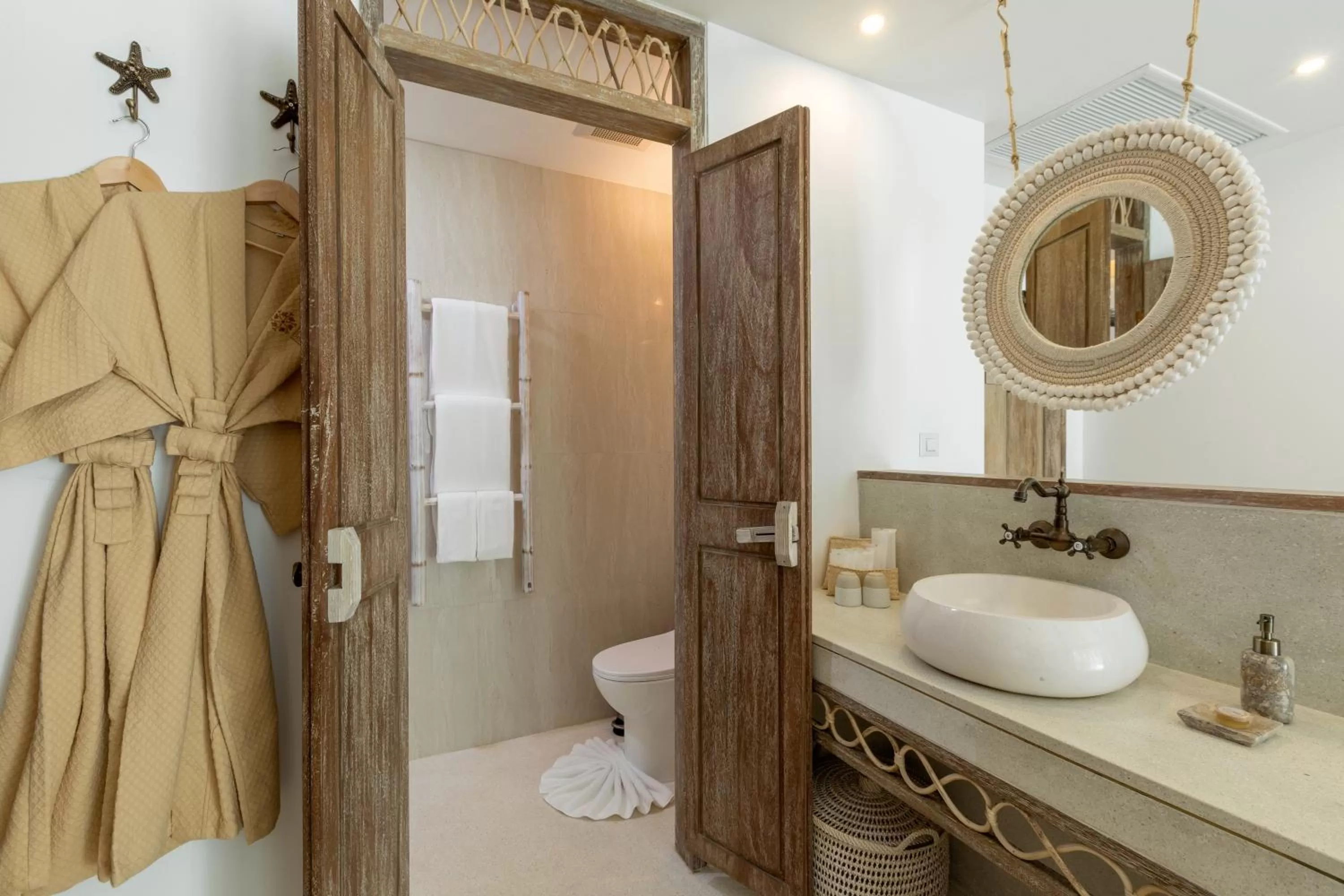 Toilet in Eden Beach Khao Lak Resort & Spa