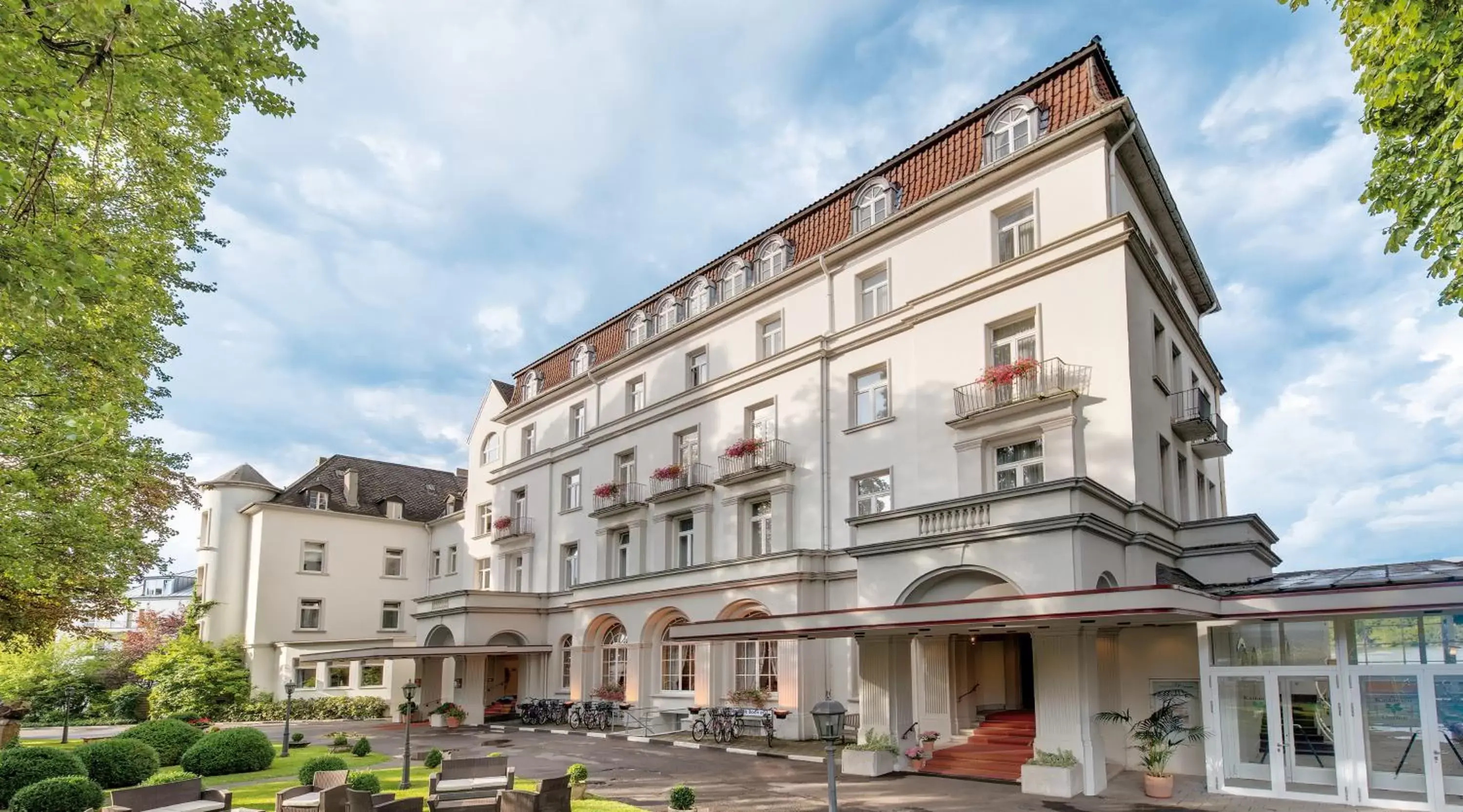 Facade/entrance, Property Building in Rheinhotel Dreesen