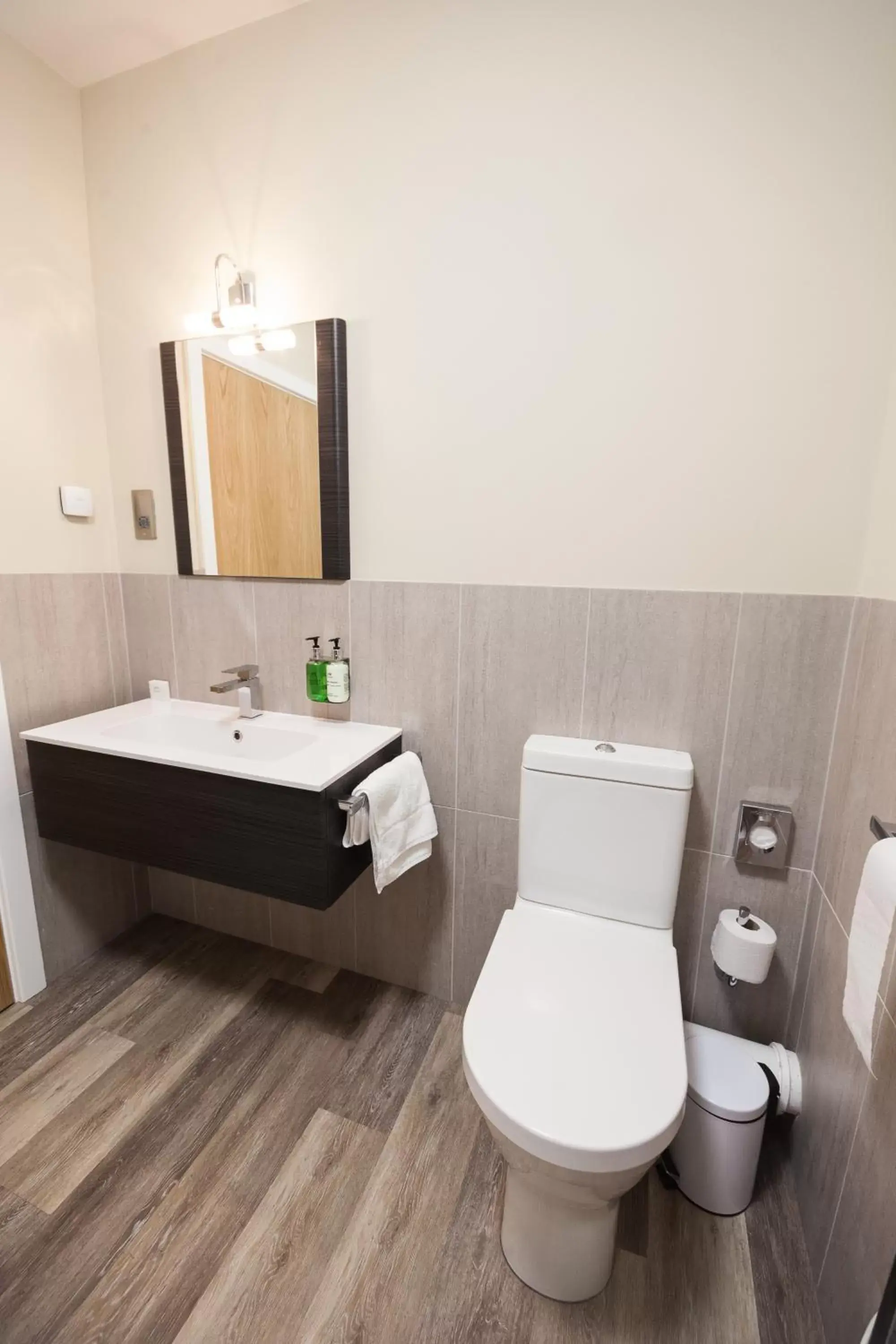 Bathroom in Crown Lodge Hotel