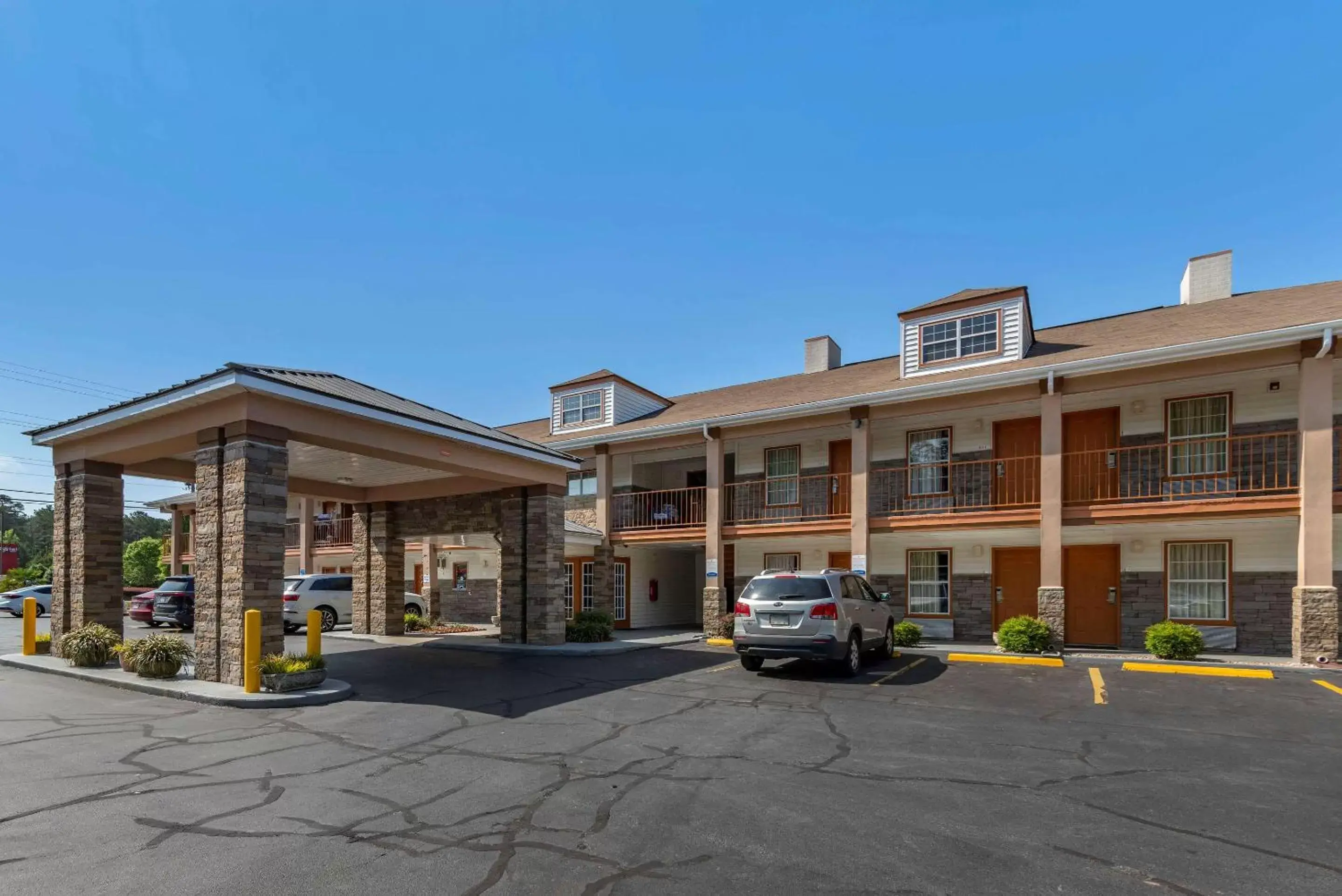 Property Building in Quality Inn Covington