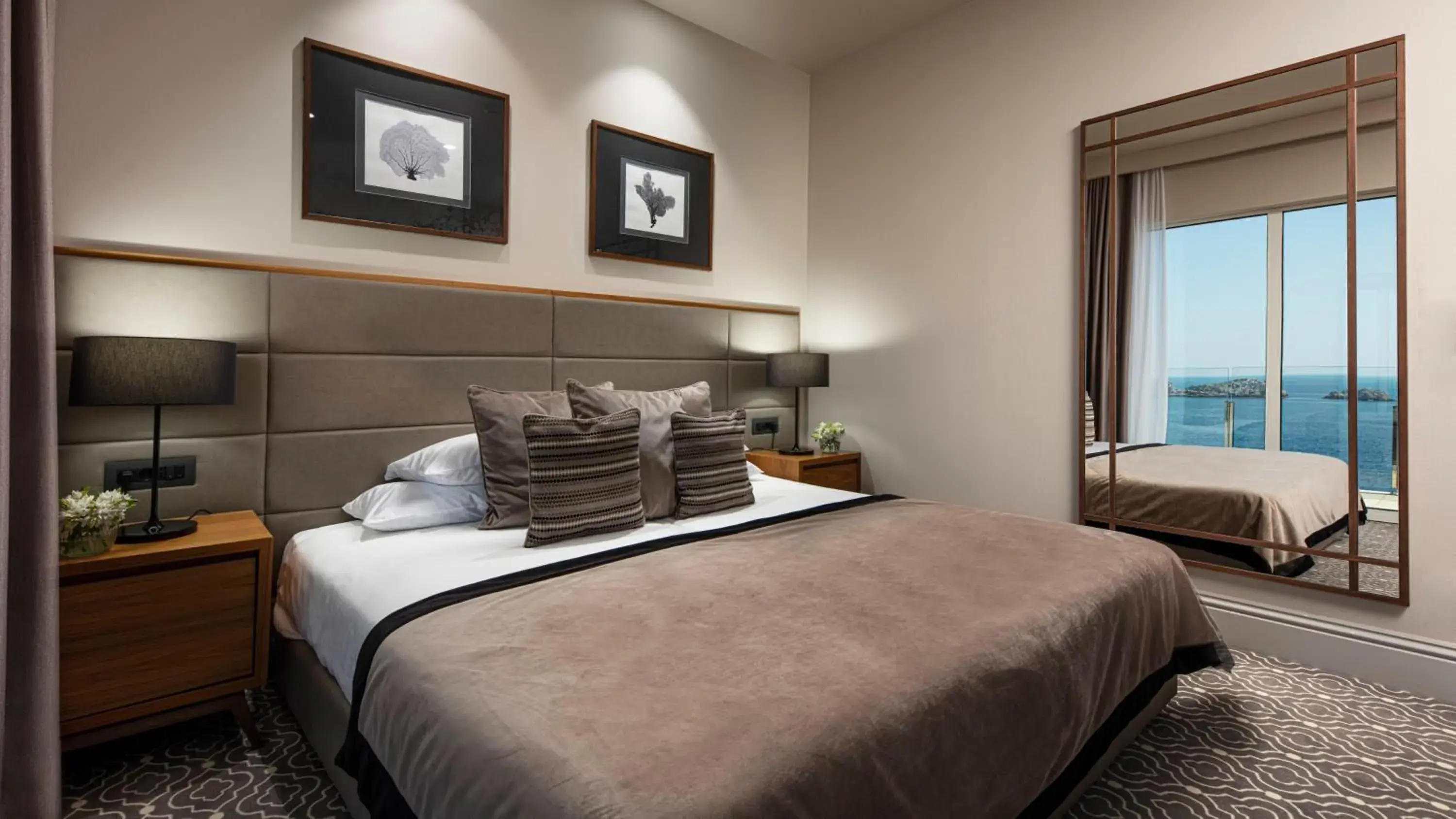 Bedroom, Bed in Royal Neptun Hotel