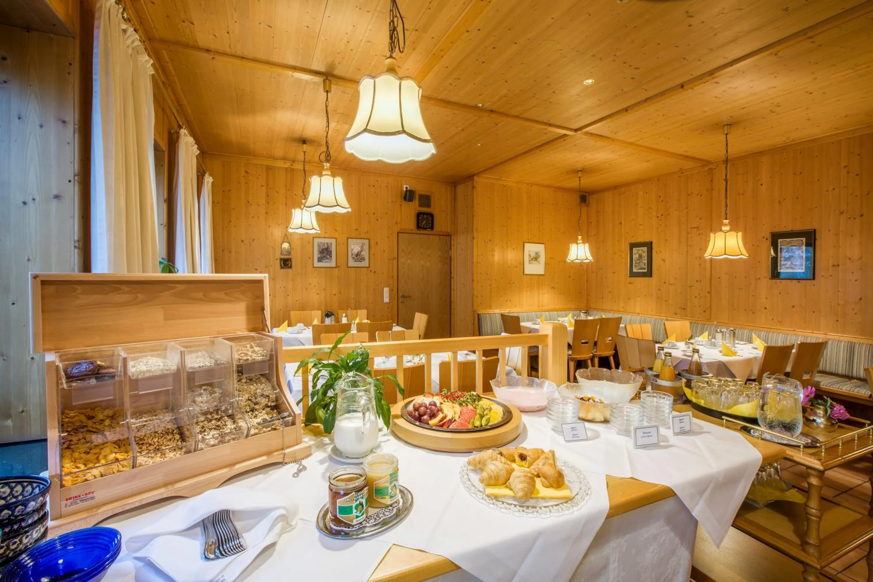 Food and drinks in Hotel Brunner