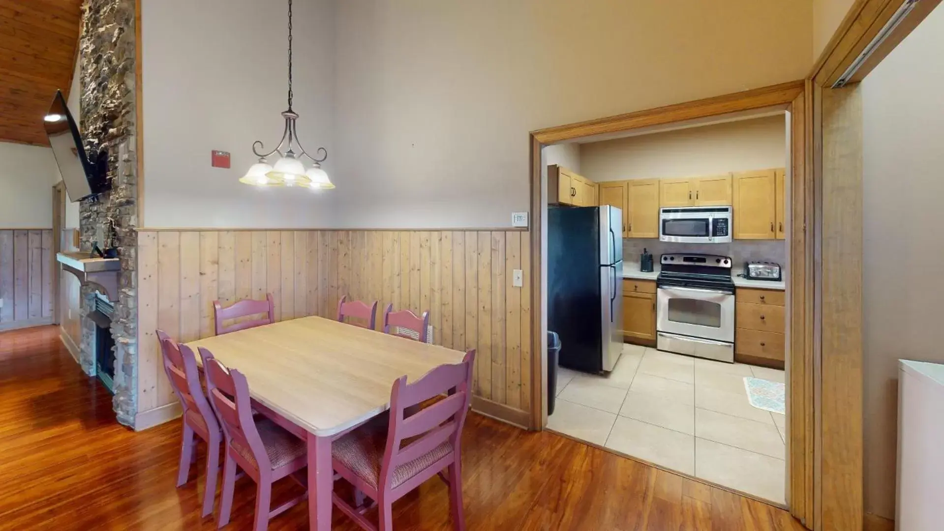 Kitchen/Kitchenette in The Trailhead Condominiums