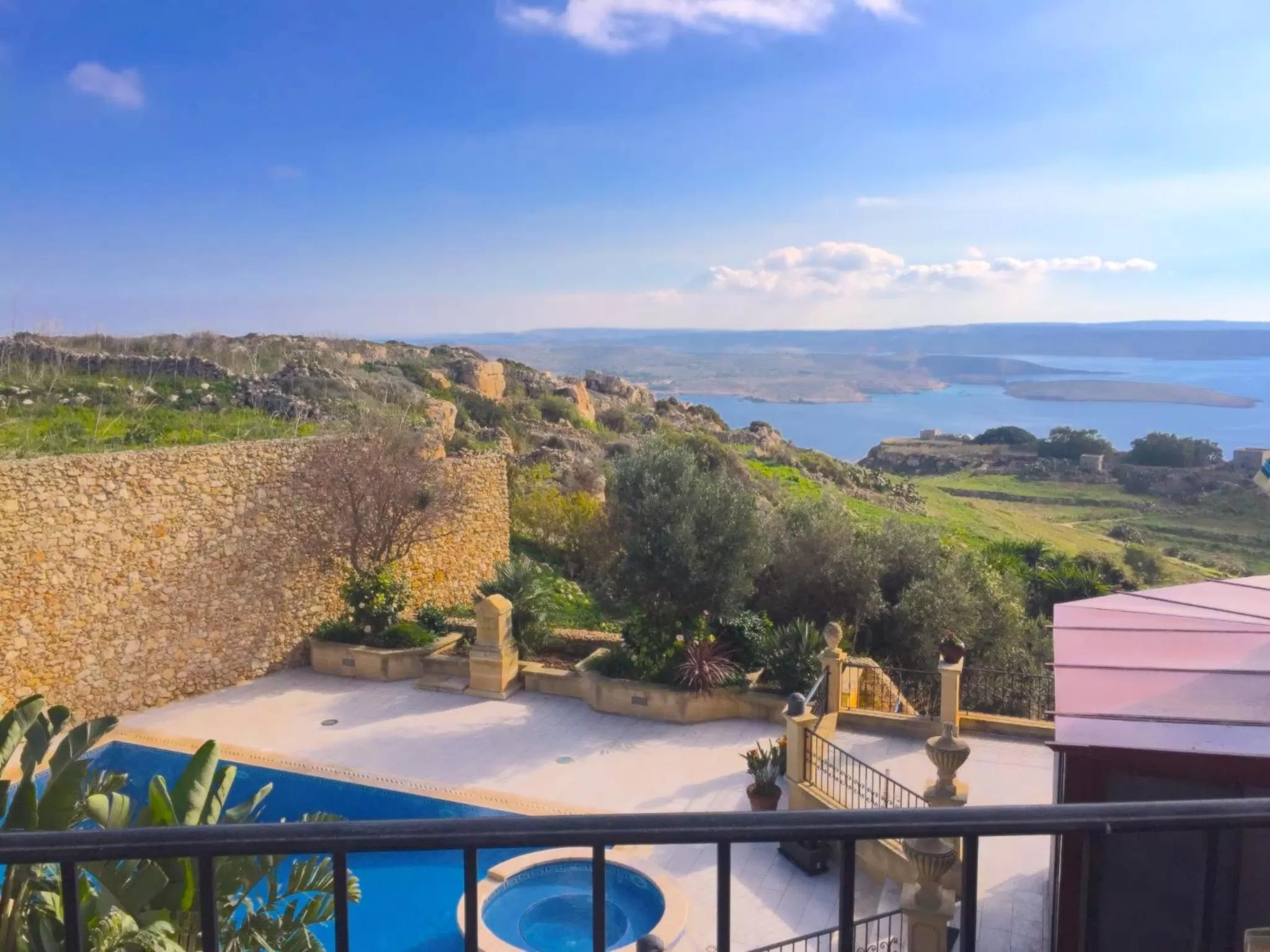 Balcony/Terrace, Pool View in Ferrieha B&B