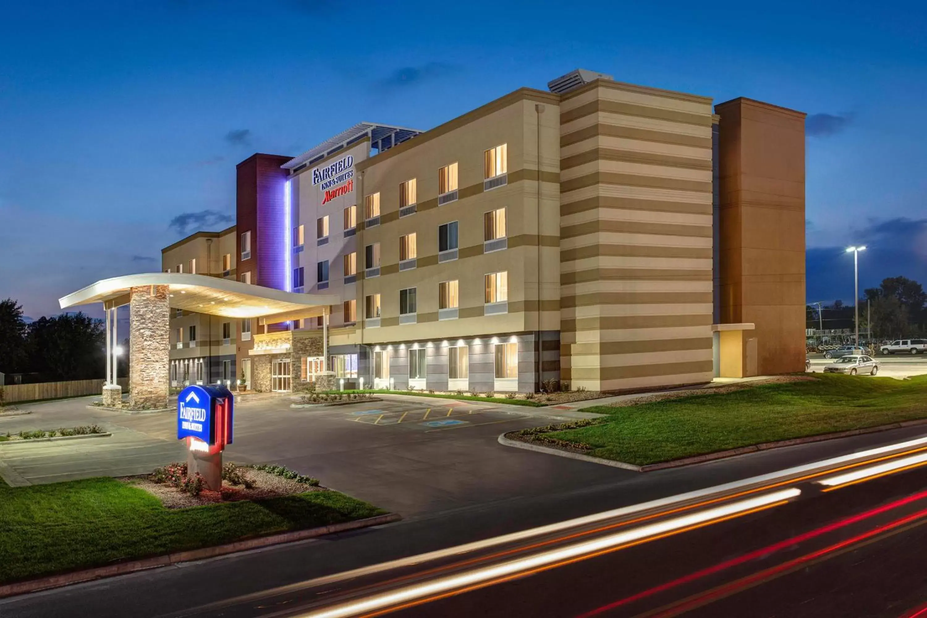 Property Building in Fairfield Inn & Suites by Marriott Johnson City