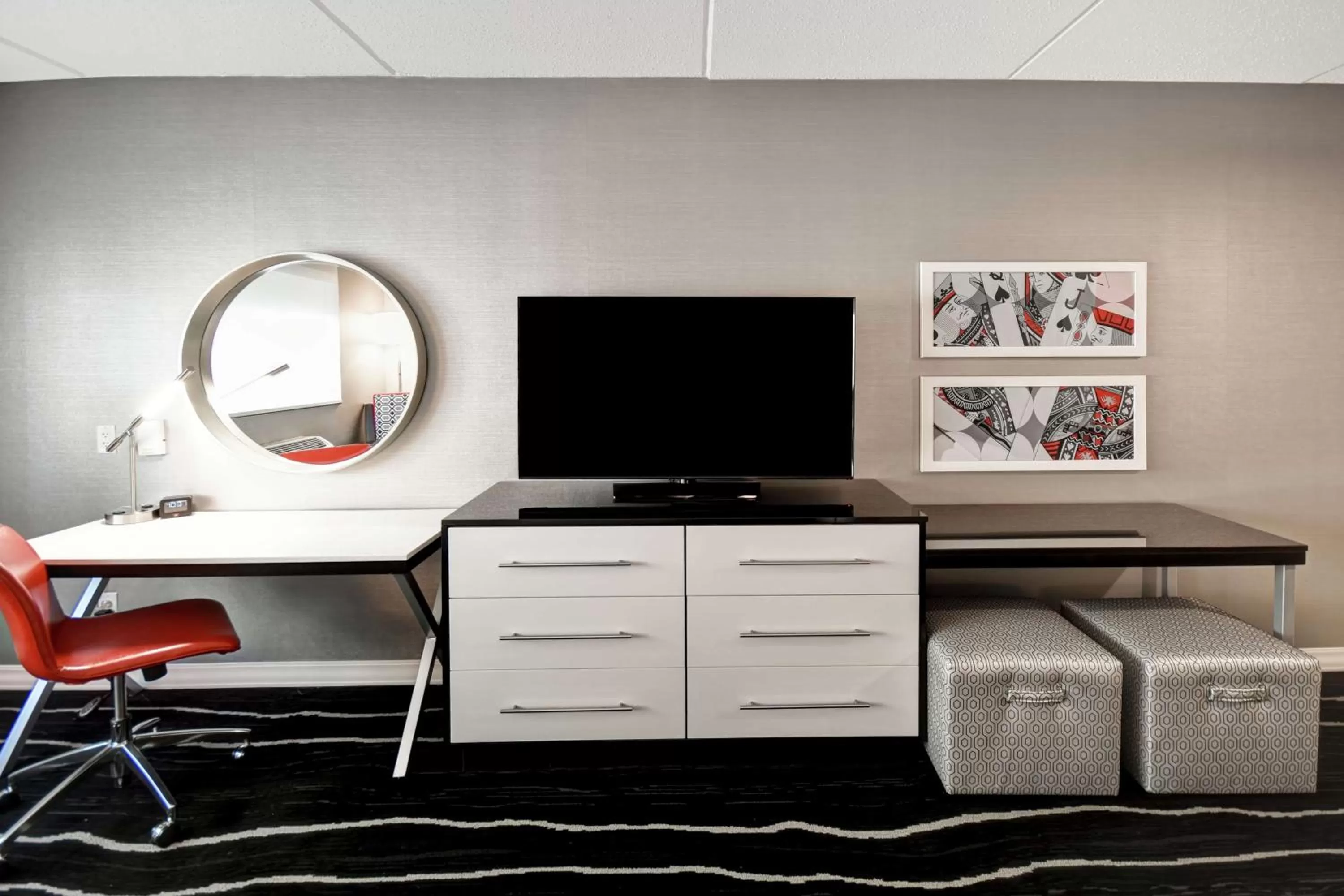 Bedroom in DoubleTree by Hilton Deadwood at Cadillac Jack's