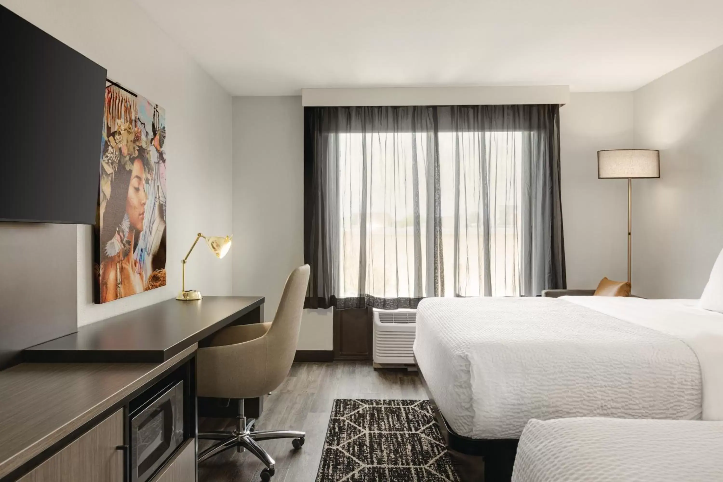 Bed in La Quinta Inn & Suites by Wyndham Dothan