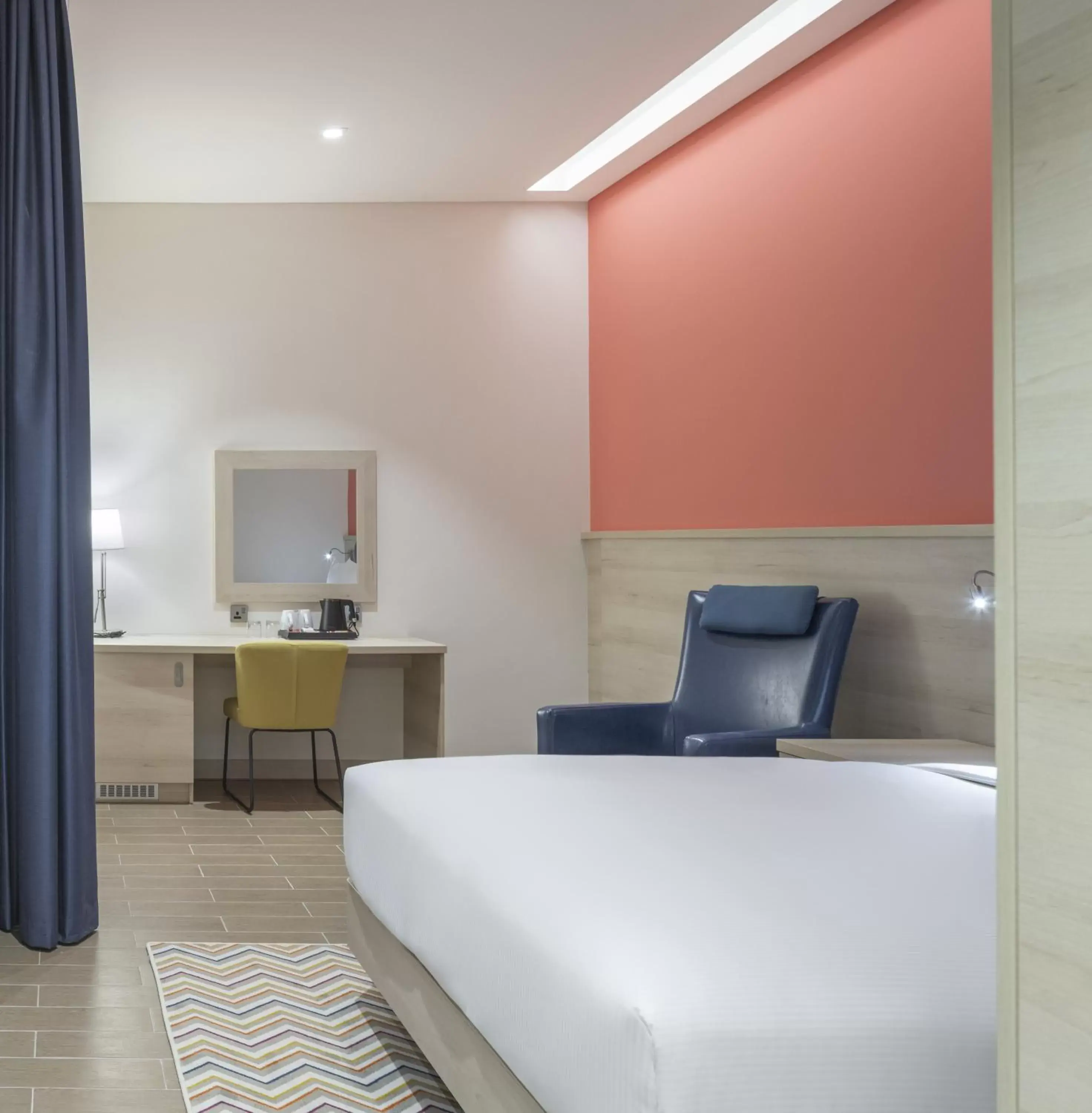 Bedroom, Bed in Hampton By Hilton Doha Old Town