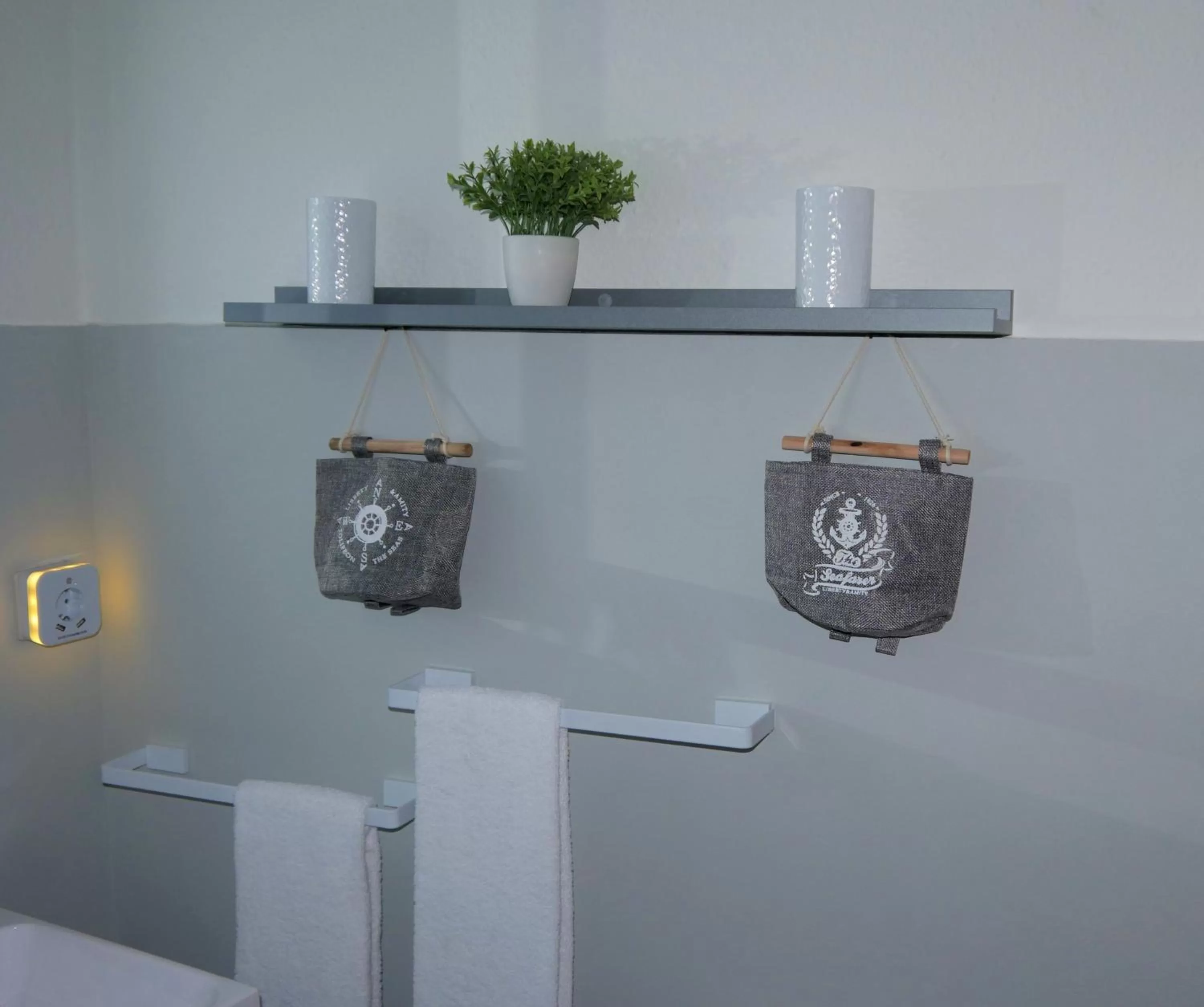 Bathroom in Hotel Seeblick am Sankelmarker See - Natur und Erholung